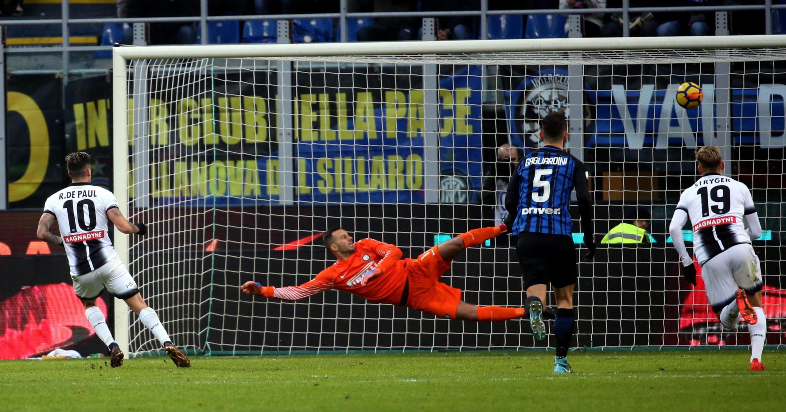 Inter perde sete meses depois e deixa liderança da liga italiana ameaçada