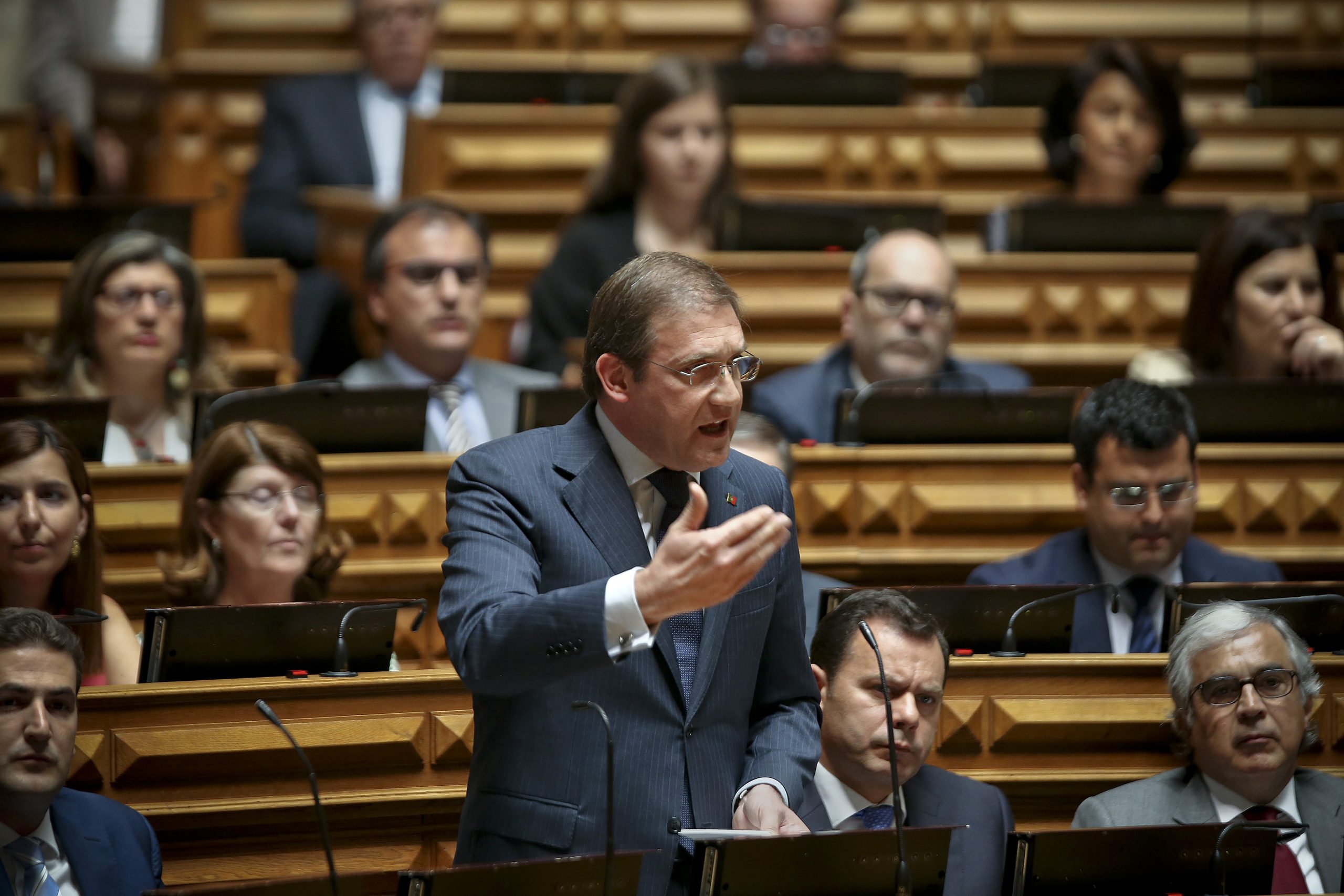 Passos diz que se for preciso Governo não gasta nada até ao final do ano para cumprir défice