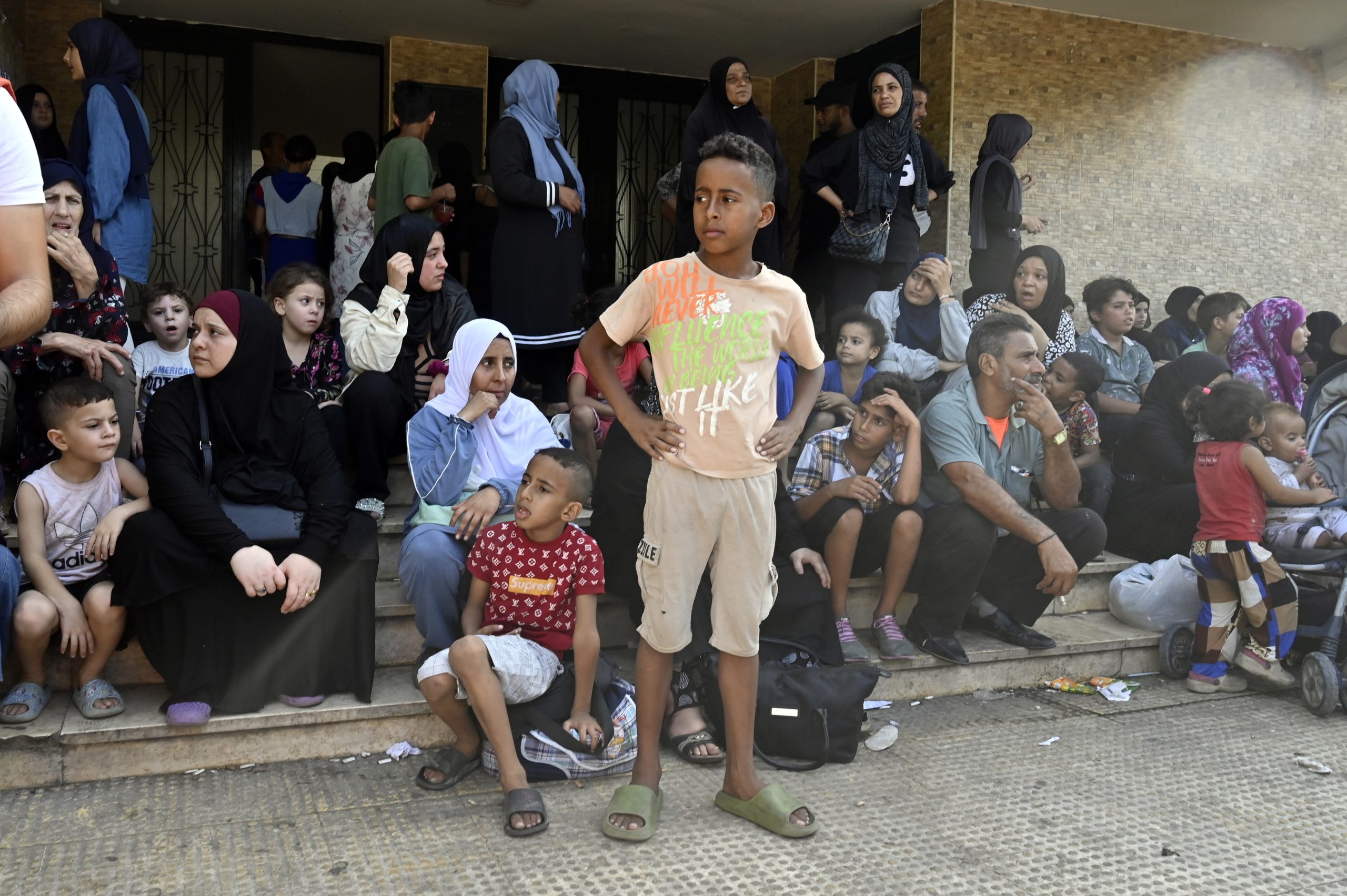 Hamas e Jihad Islâmica pedem cessar-fogo em centro de refugiados palestinianos