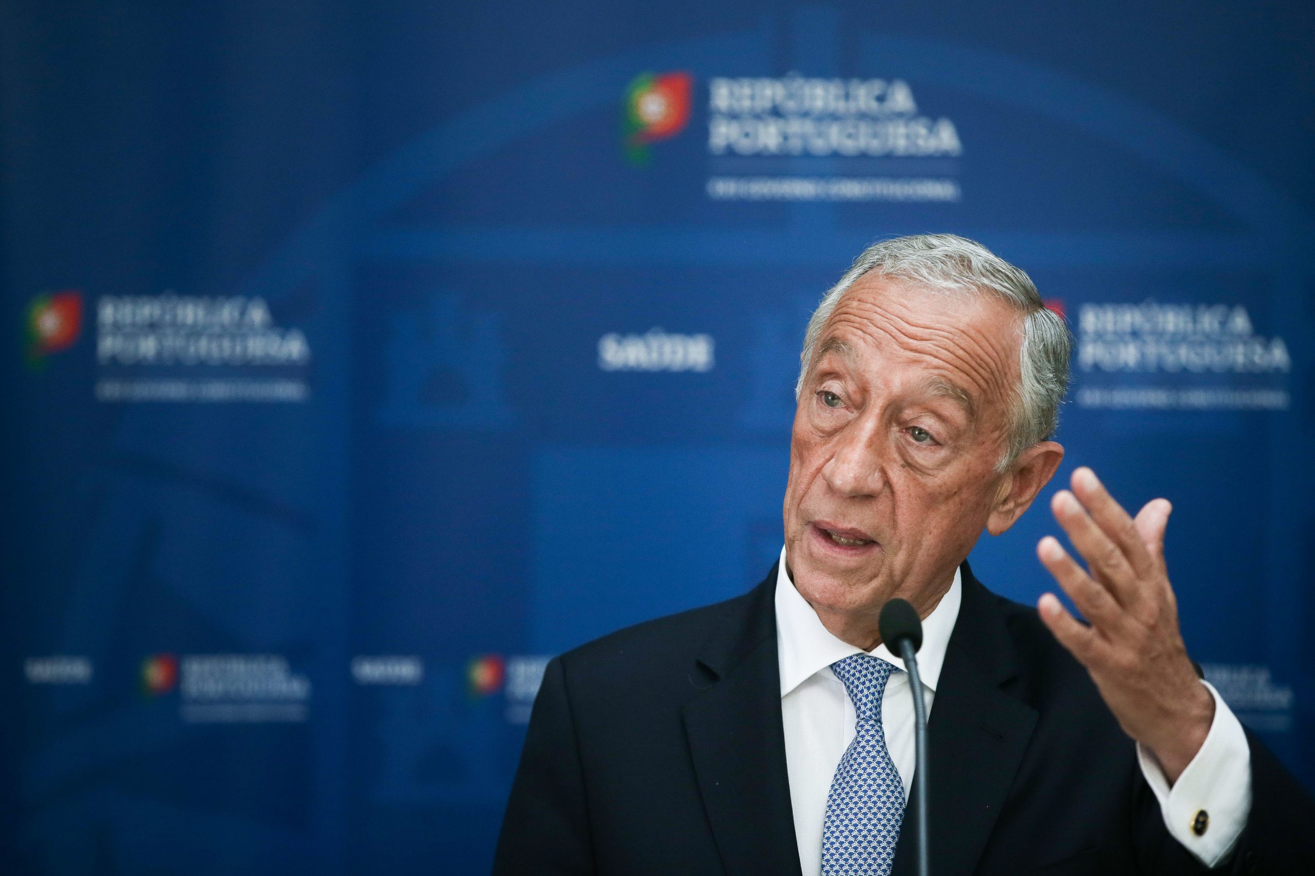 Marcelo “estupefacto” com notícia de que Novo Banco precisa de mais capital