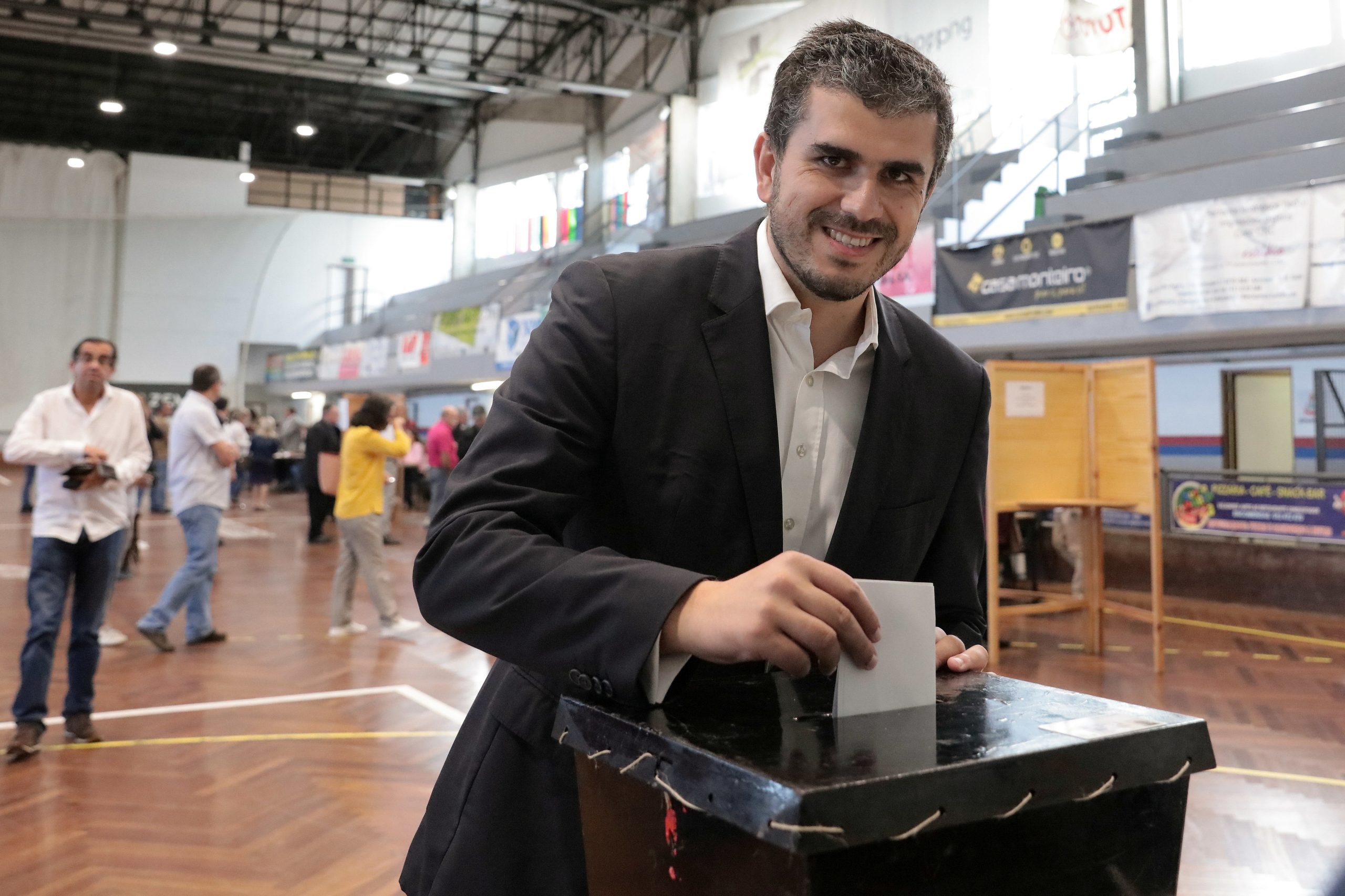 Iniciativa Liberal acha injustificável o prazo de validade de seis meses para certidões online