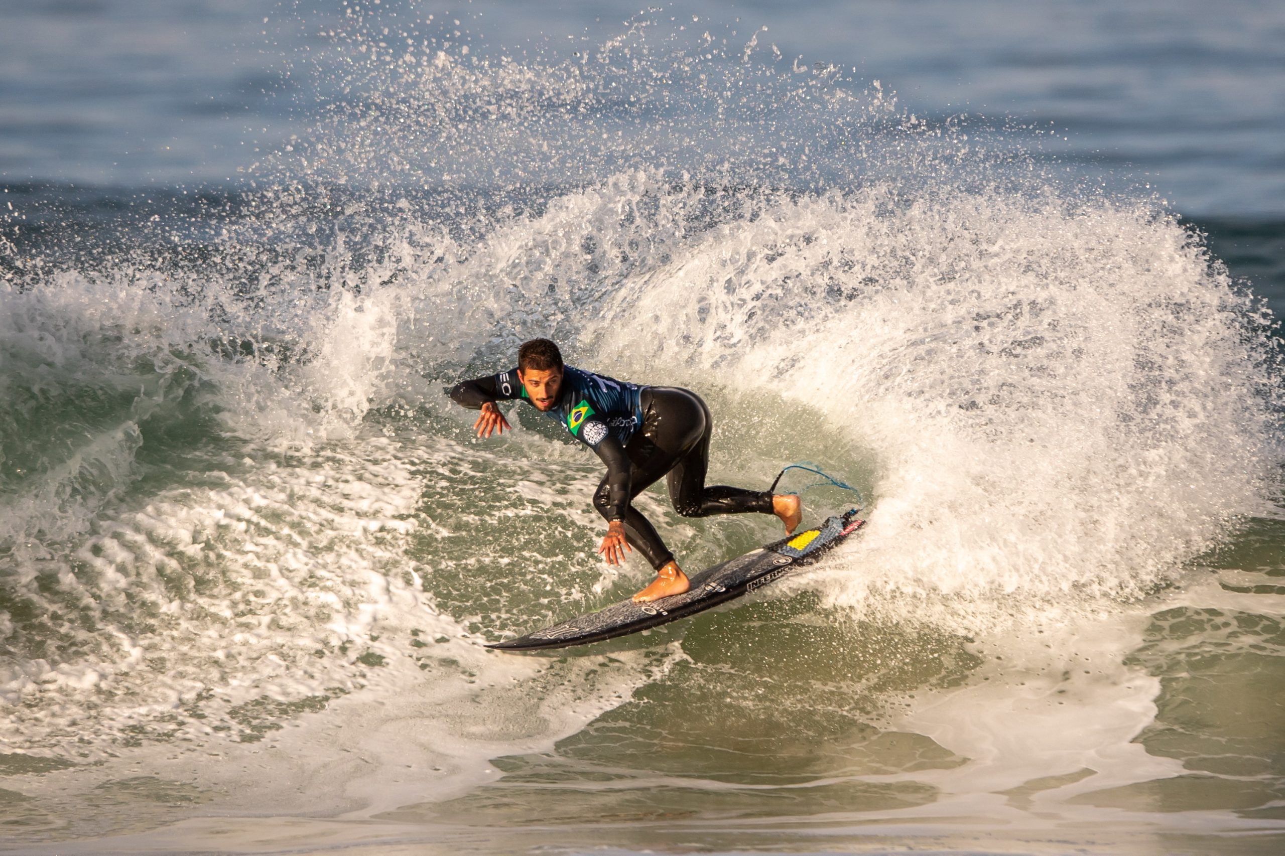 Filipe Toledo, bicampeão mundial de surf, para carreira para tratar da saúde mental
