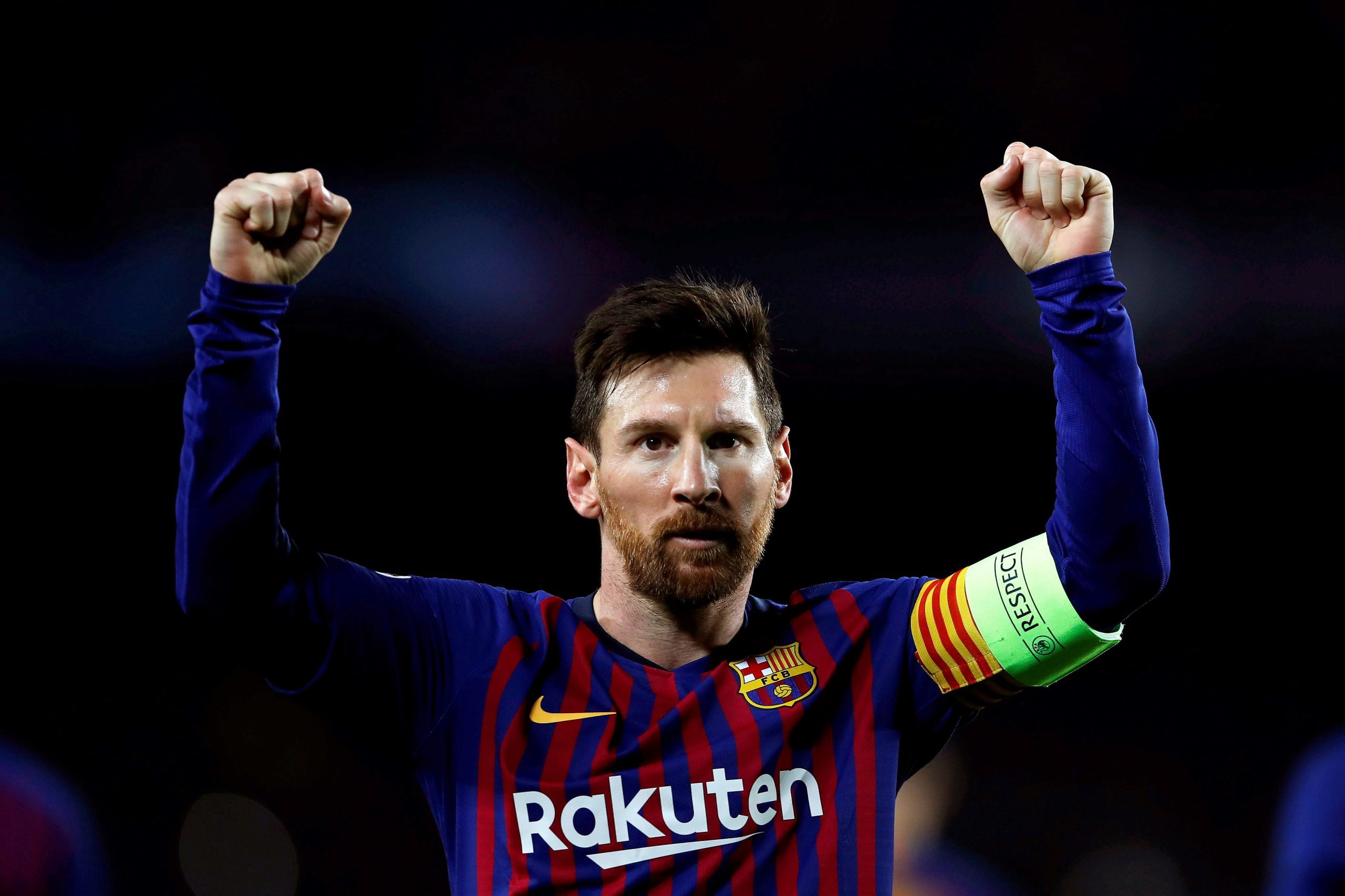 Bola de Ouro. Ronaldo é candidato, mas Messi é o favorito. Fechem as apostas, é hoje que sabemos quem é o melhor futebolista do ano