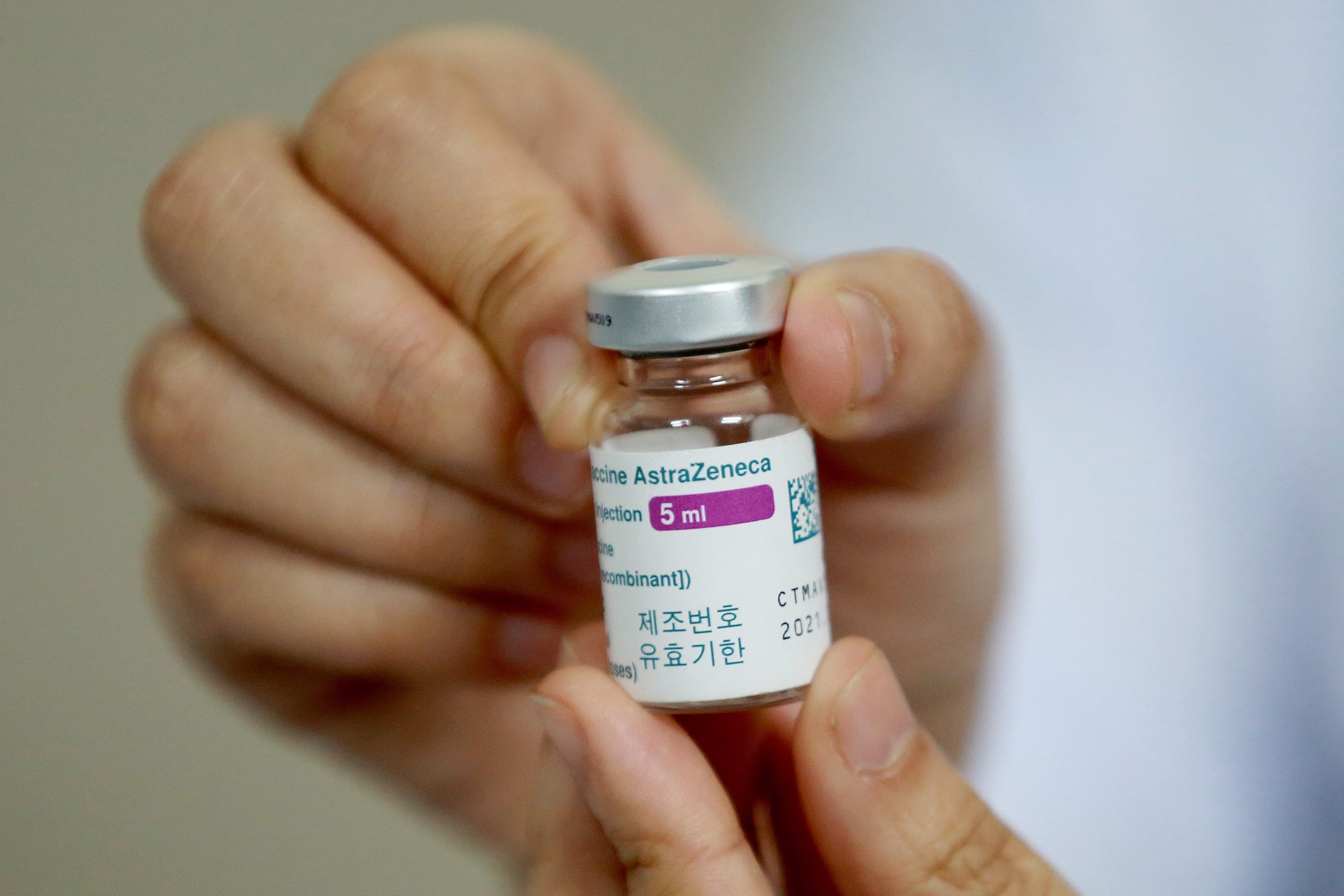 Recebeu a vacina da AstraZeneca? Estes são os sintomas a ter em atenção
