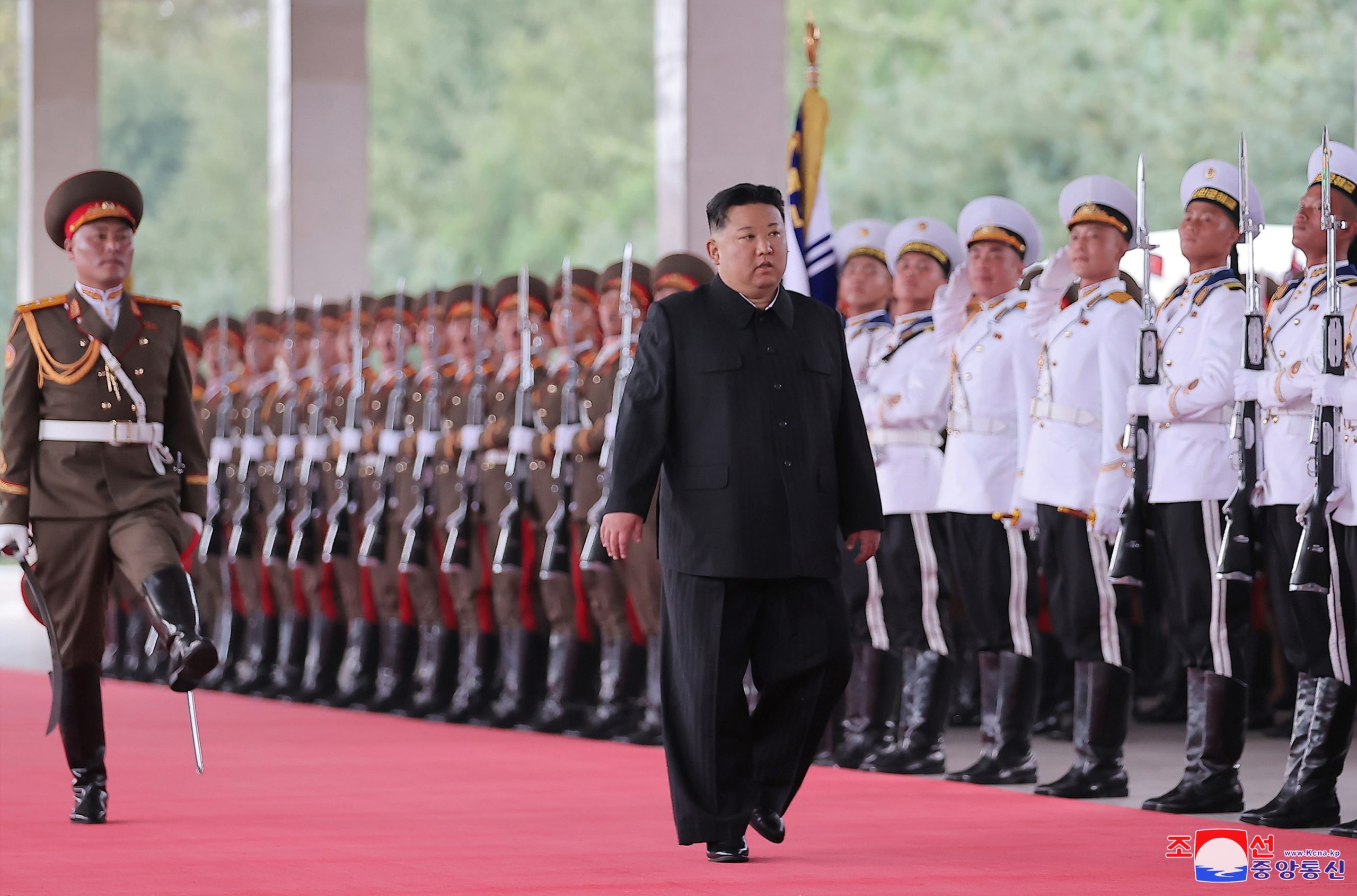 Kim Jong-un disponível para diálogo “se os EUA abandonarem a obsessão pela desnuclearização”