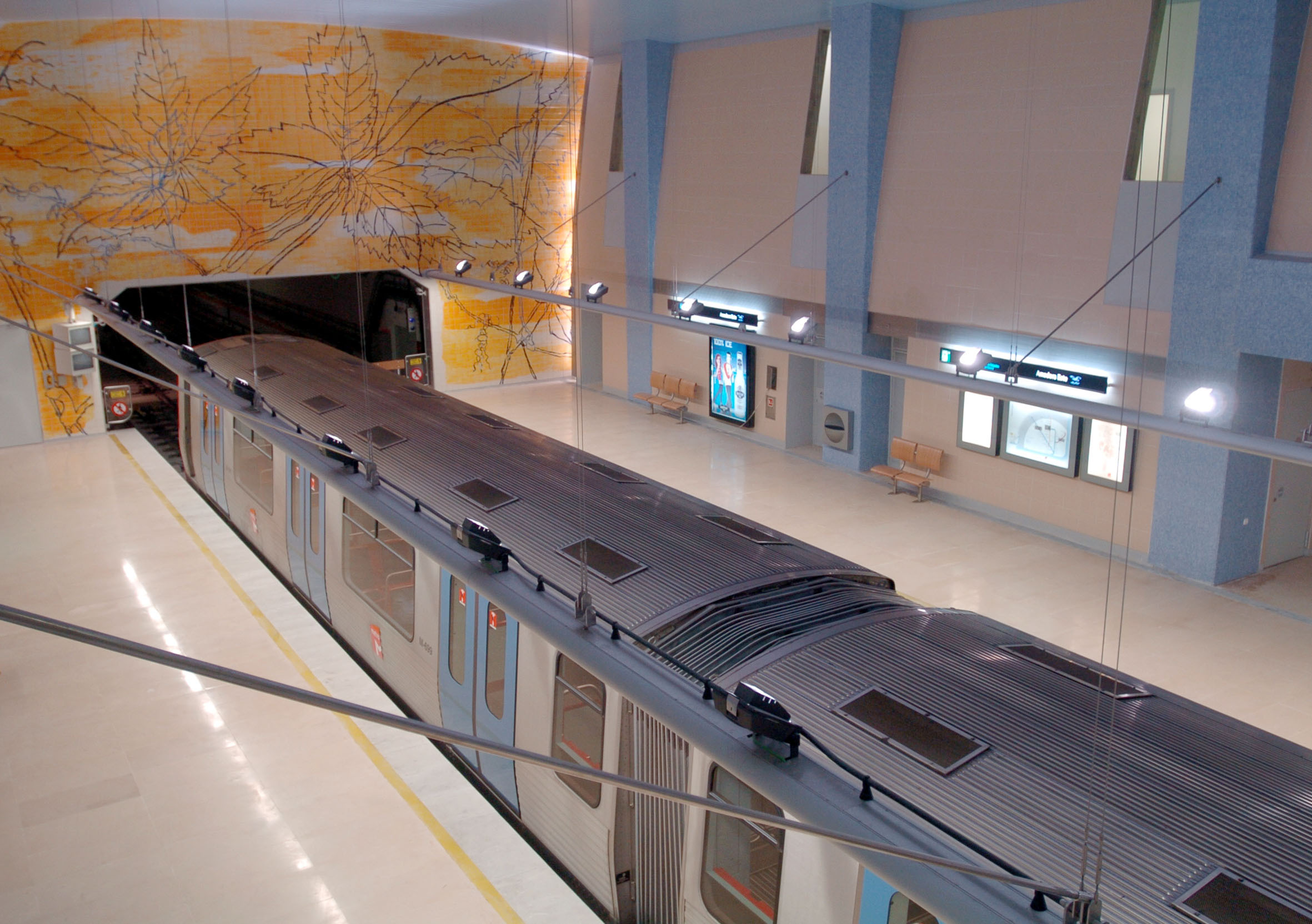 Metro de Lisboa transportou 135.000 passageiros na noite de Santo António