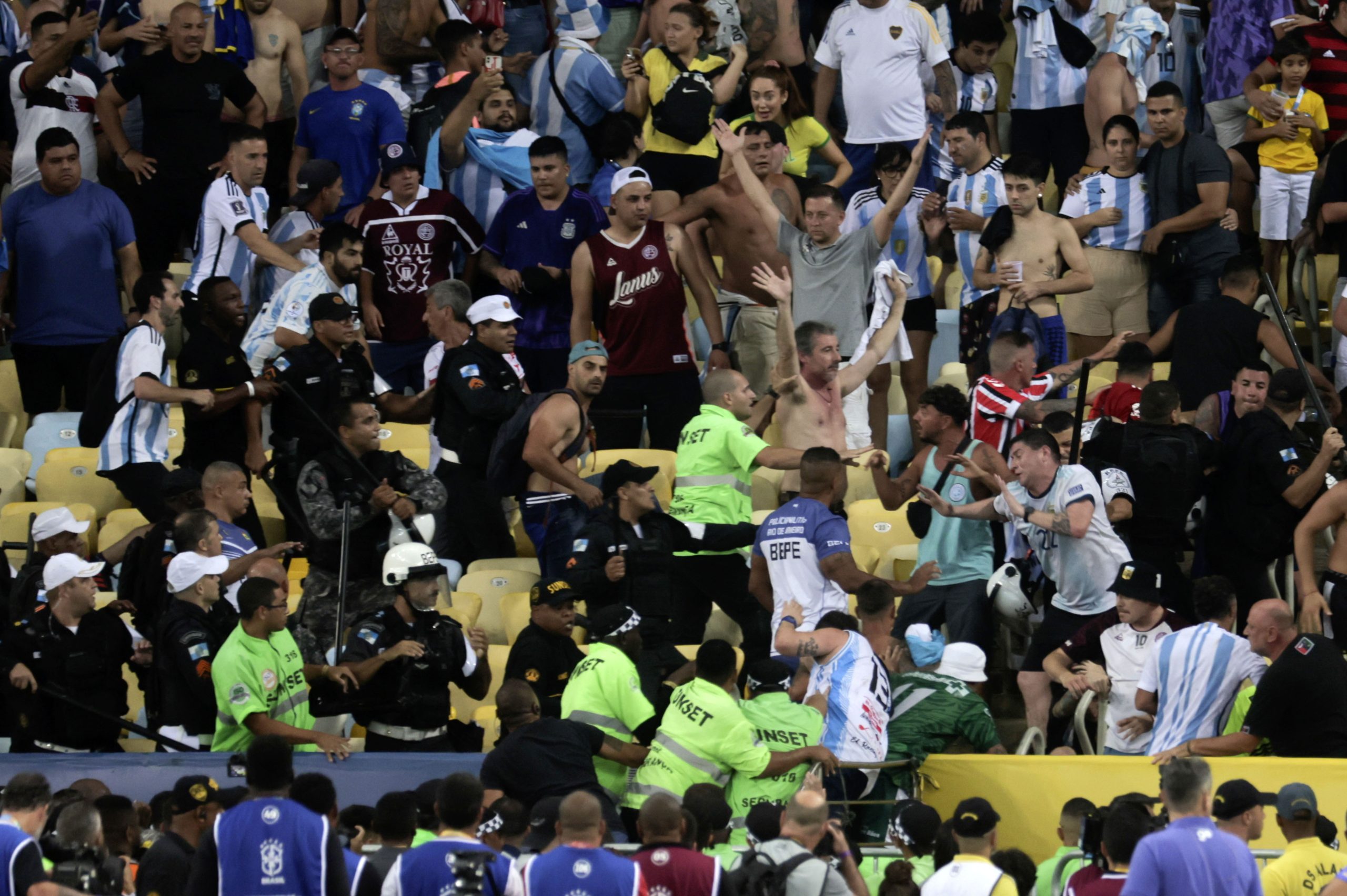 Confederação Brasileira de Futebol e polícia culpam-se mutuamente pelos incidentes no Brasil-Argentina