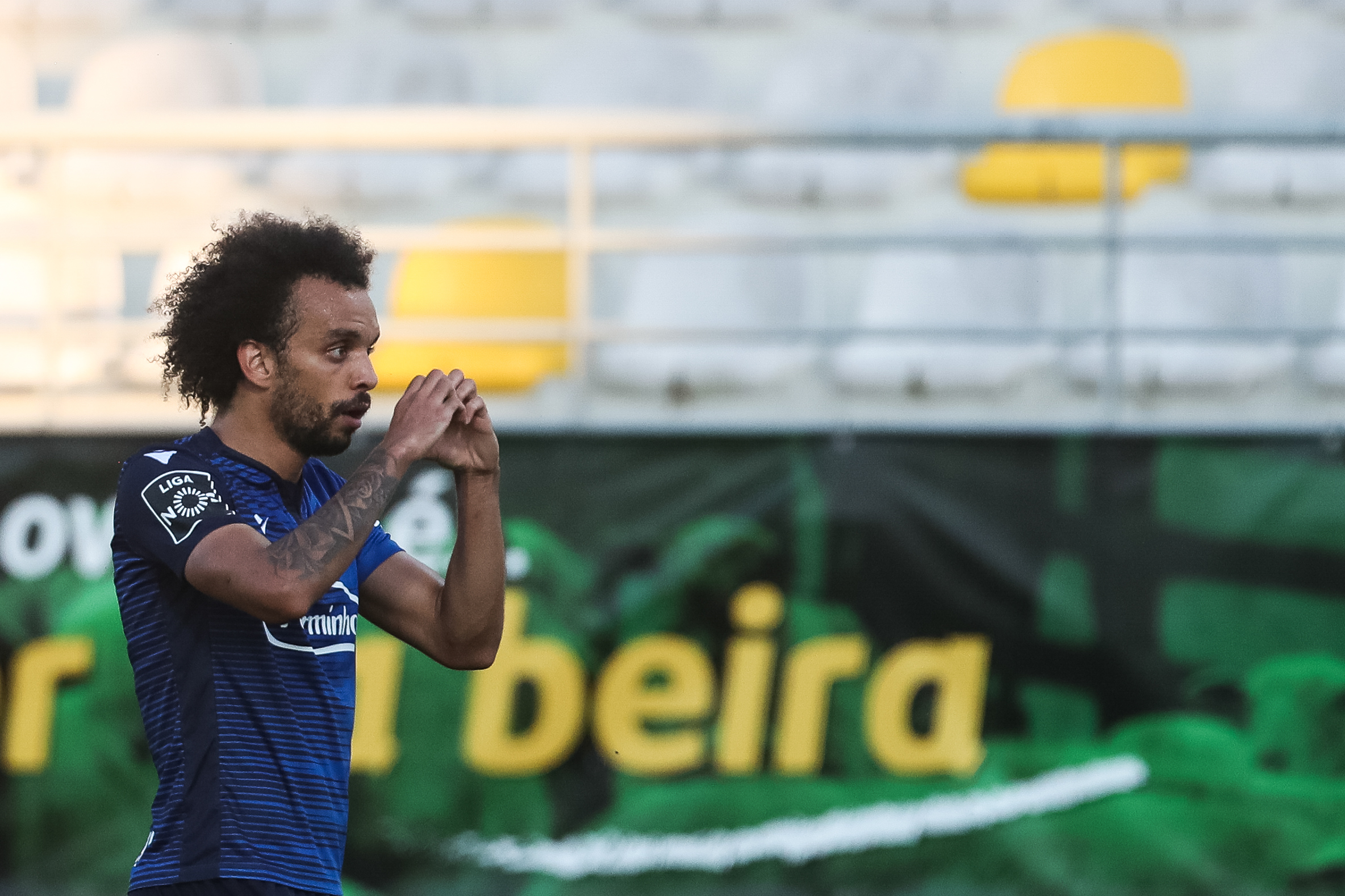 Famalicão vence em Tondela e sobe ao quinto lugar da I Liga