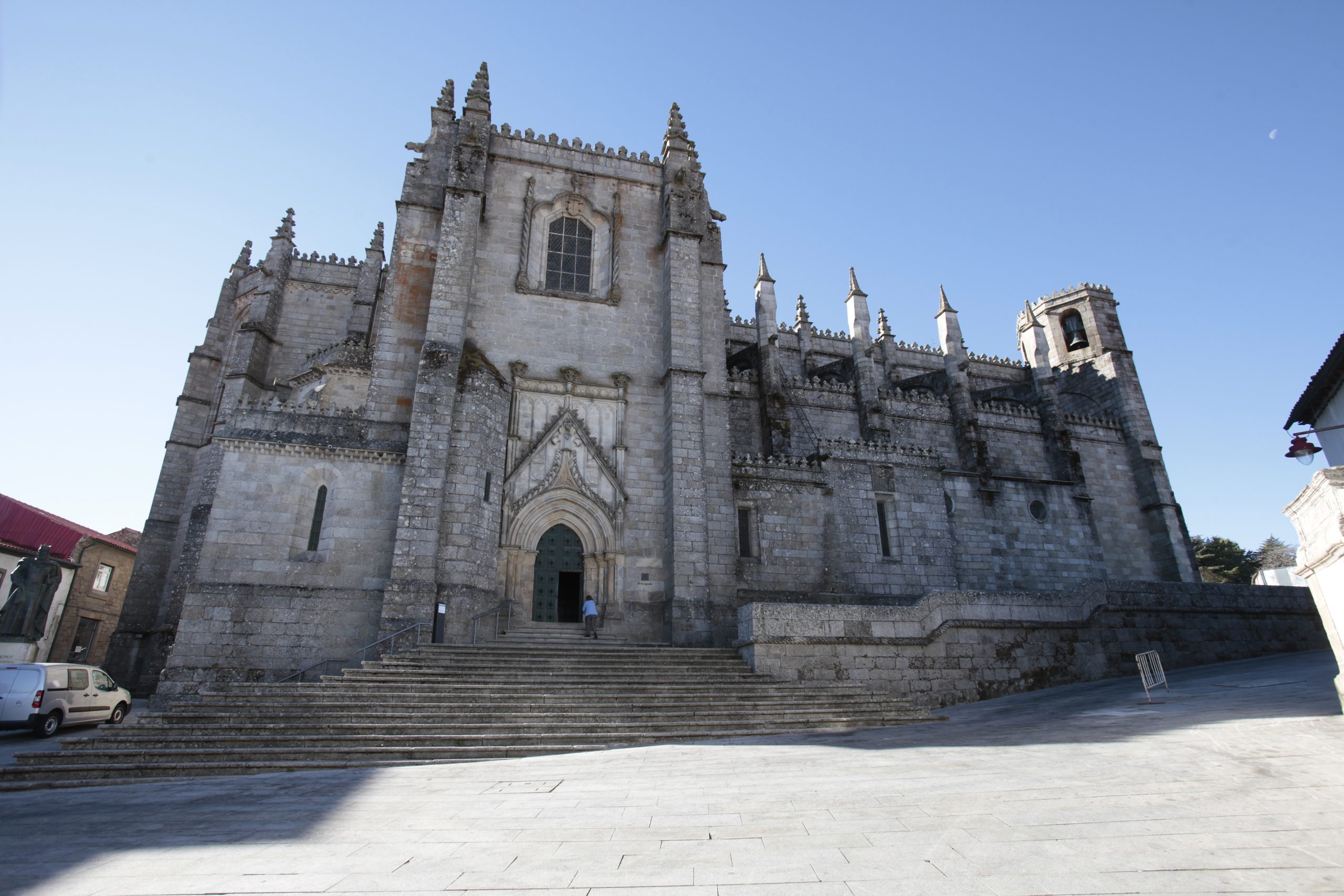 Guarda, Castelo Branco e Bragança com aviso laranja devido a chuva e trovoadas