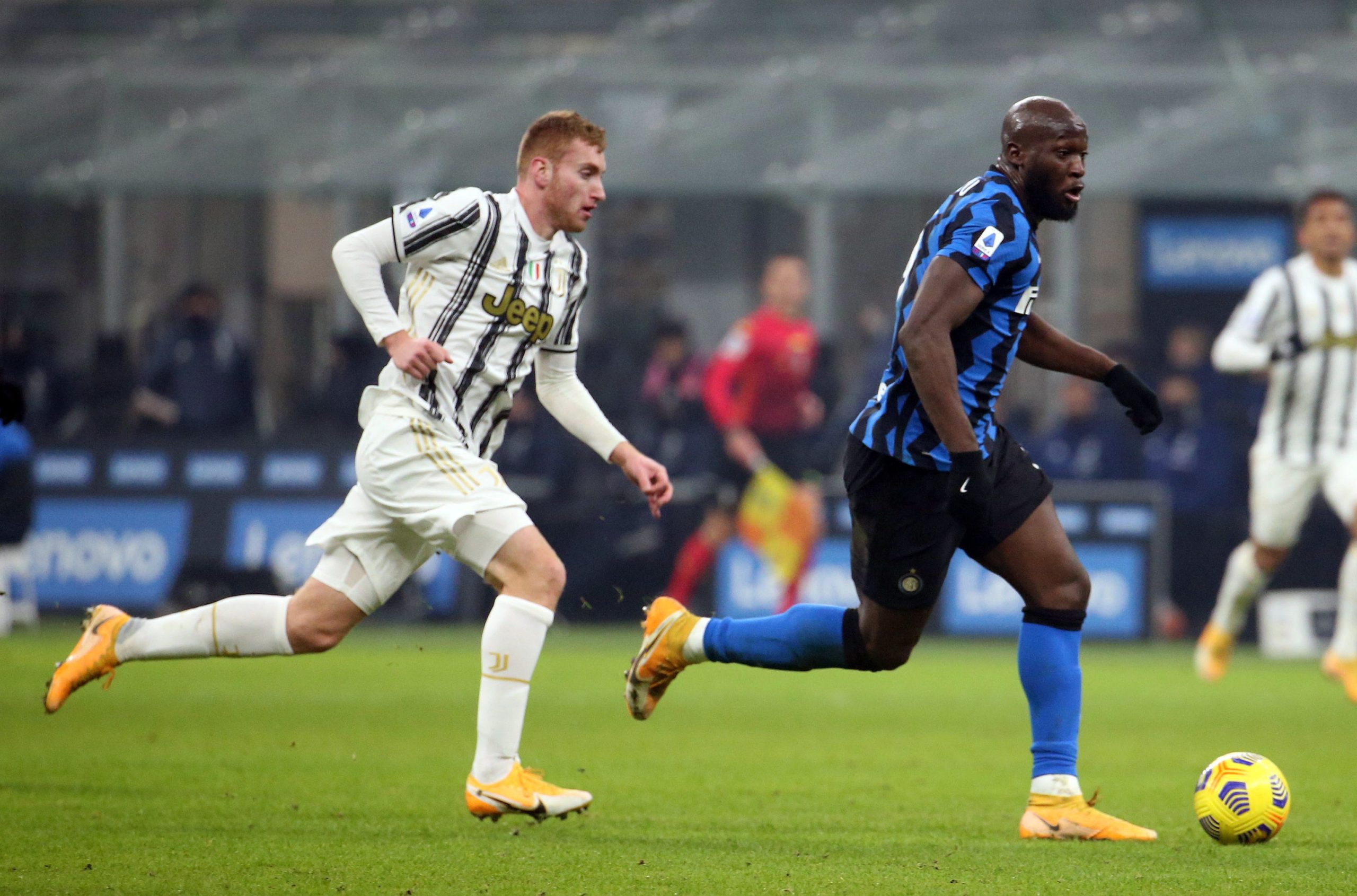 Juventus perde em Milão e tem hegemonia da Serie A em risco