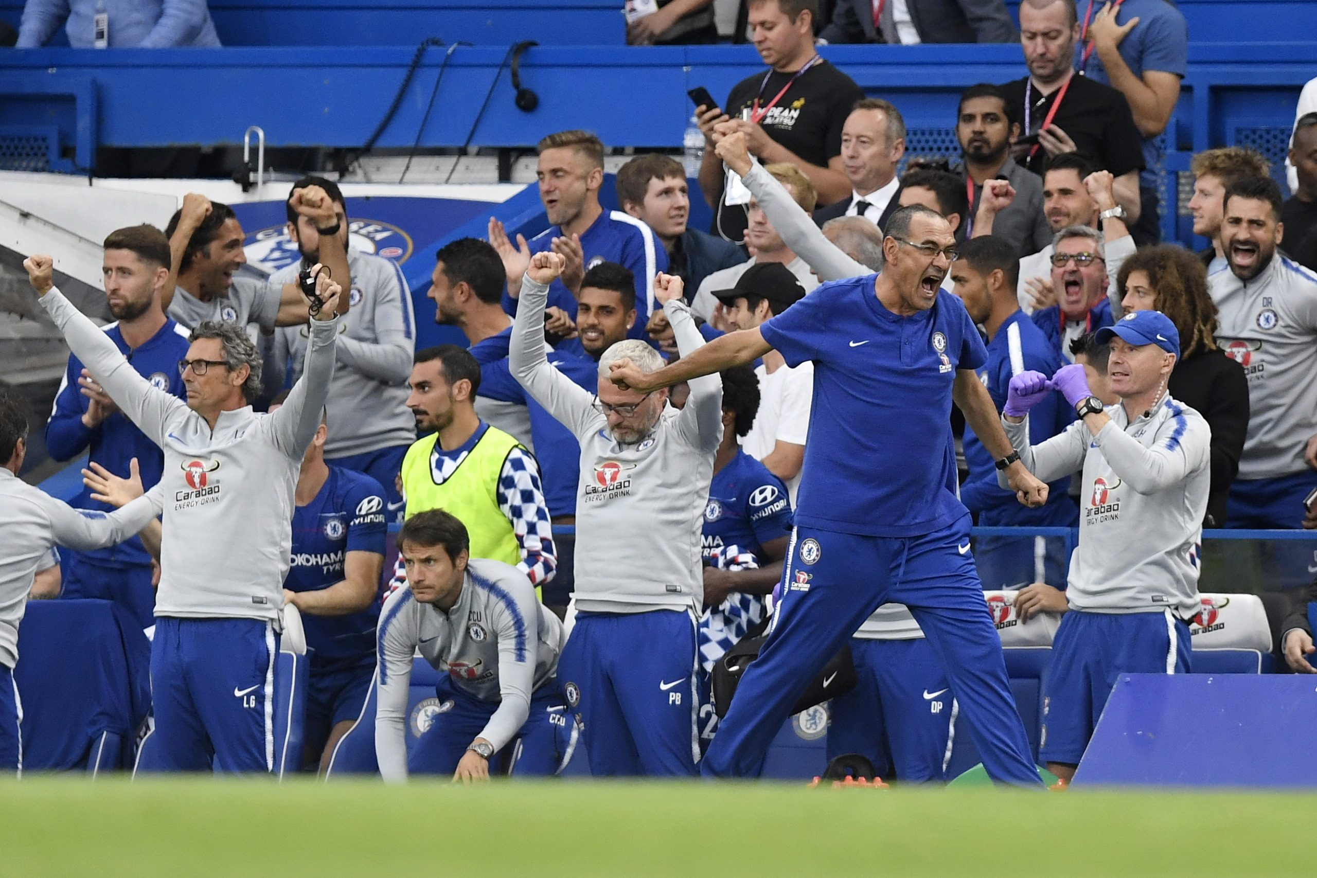 Chelsea e Watford apanham Liverpool no topo do campeonato inglês