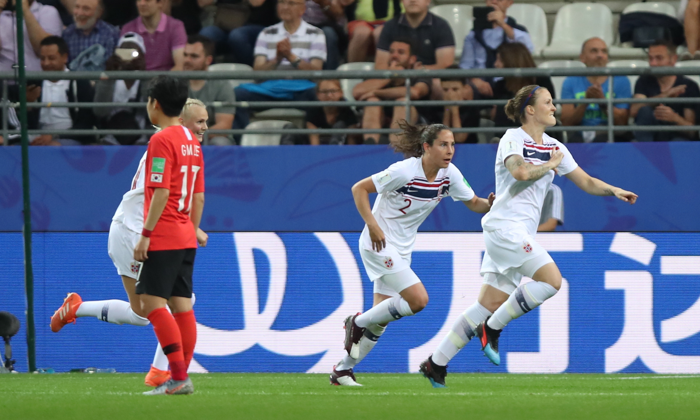 Noruega e Espanha juntam-se a França e Alemanha nos ‘oitavos’ do Mundial feminino