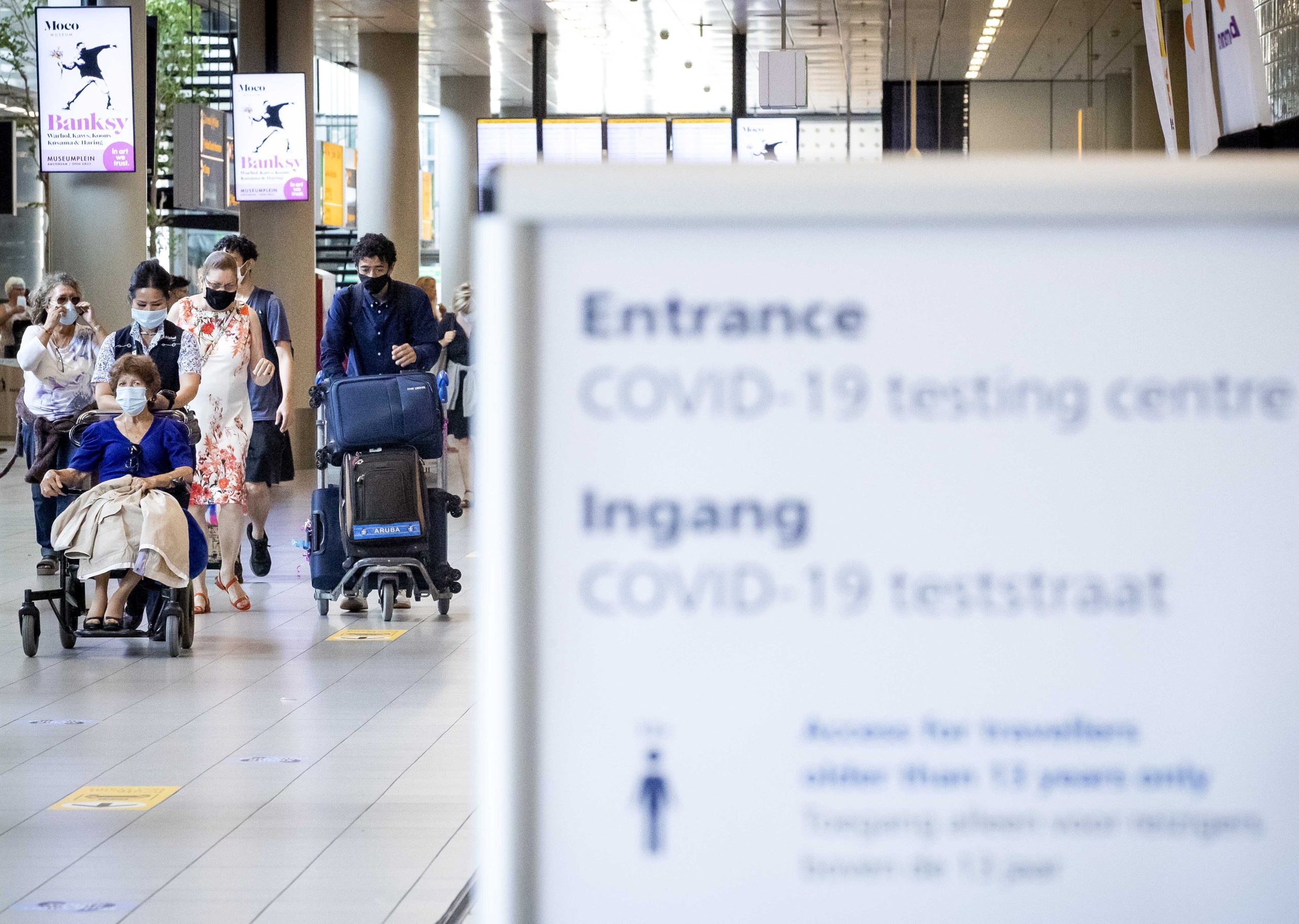 Países Baixos agravam restrições de viagem para regiões em Espanha, França e Bélgica