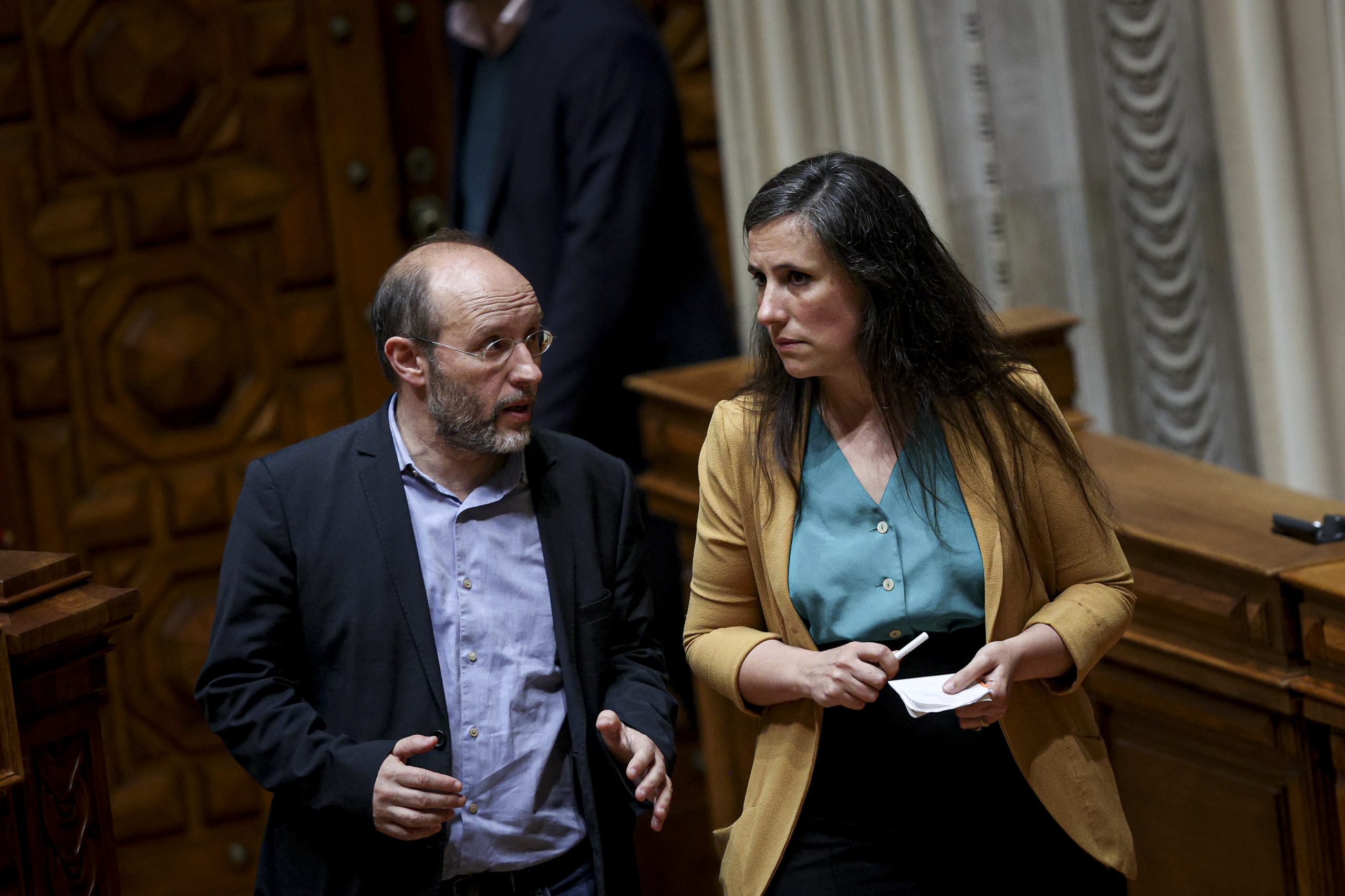 Livre critica programa de governo “sem ambição” sobre o futuro e de “olhos postos no passado”