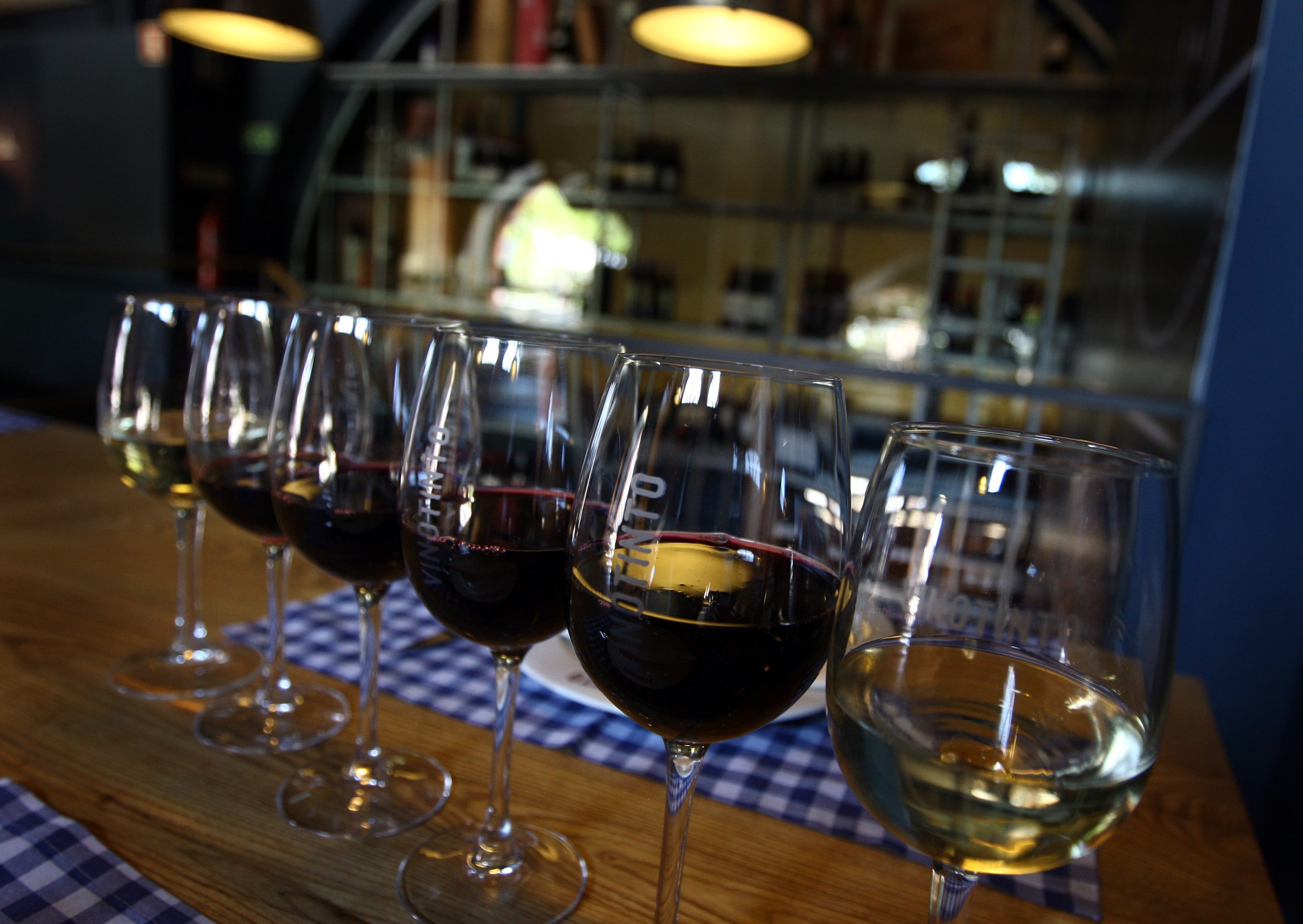 Lá fora, Portugal é visto como bom produtor de vinhos, mas falta apostar na negociação, diz ViniPortugal
