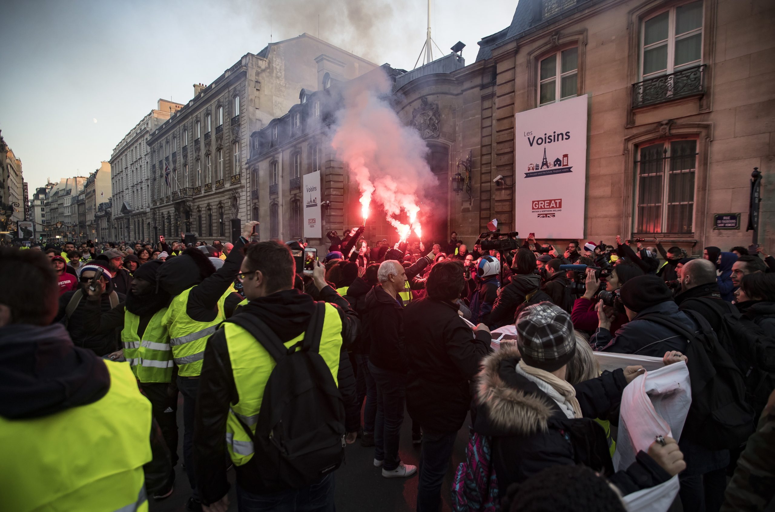 França. Protesto dos “coletes amarelos” faz mais de 400 feridos