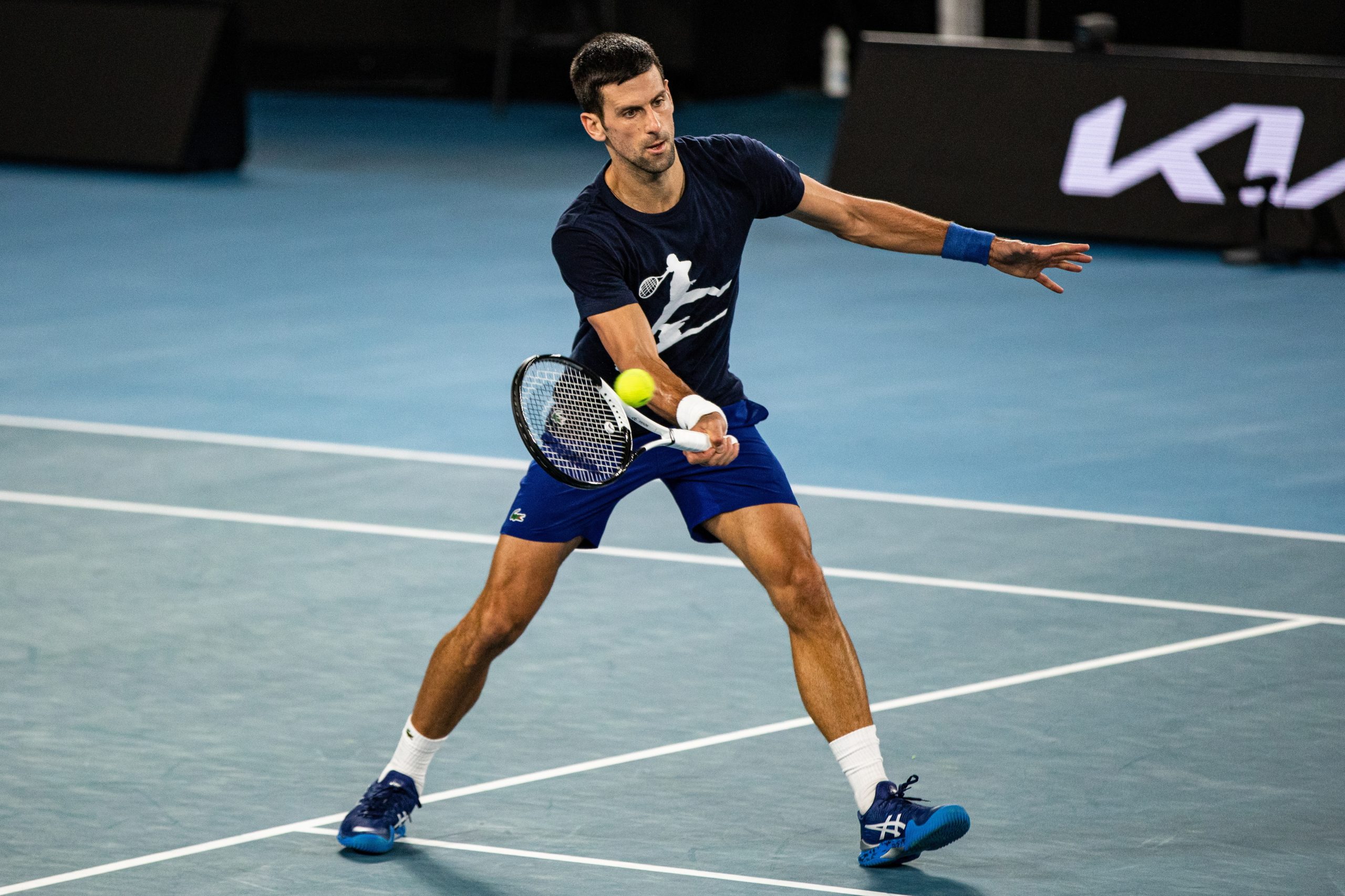 Presidente sérvio acusa primeiro-ministro australiano de “maltratar” Djokovic