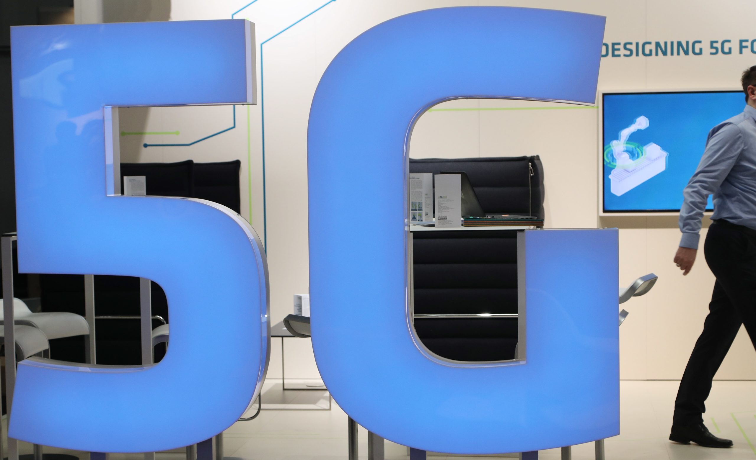 Suécia proíbe novos equipamentos dos chineses Huawei e ZTE