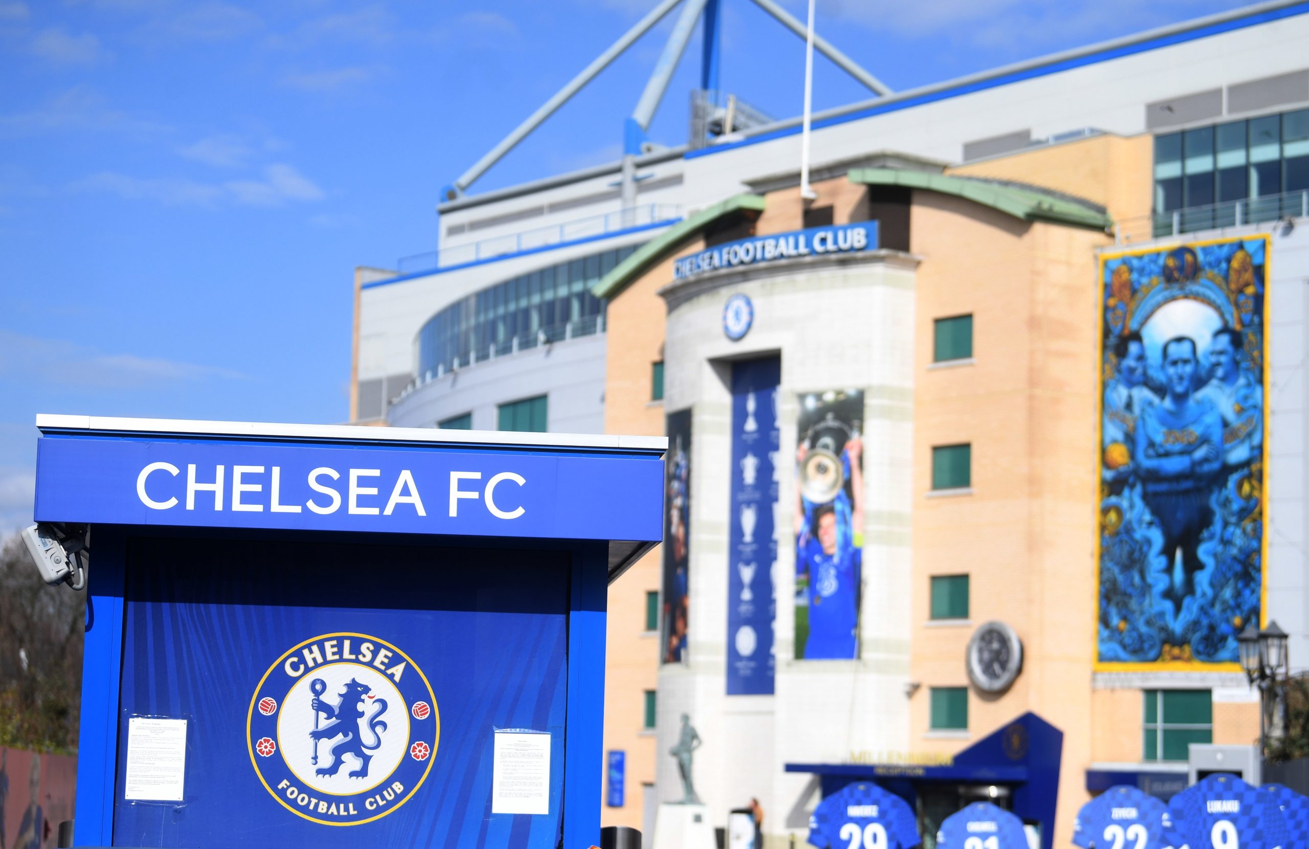 Chelsea pede ao governo britânico para poder vender bilhetes