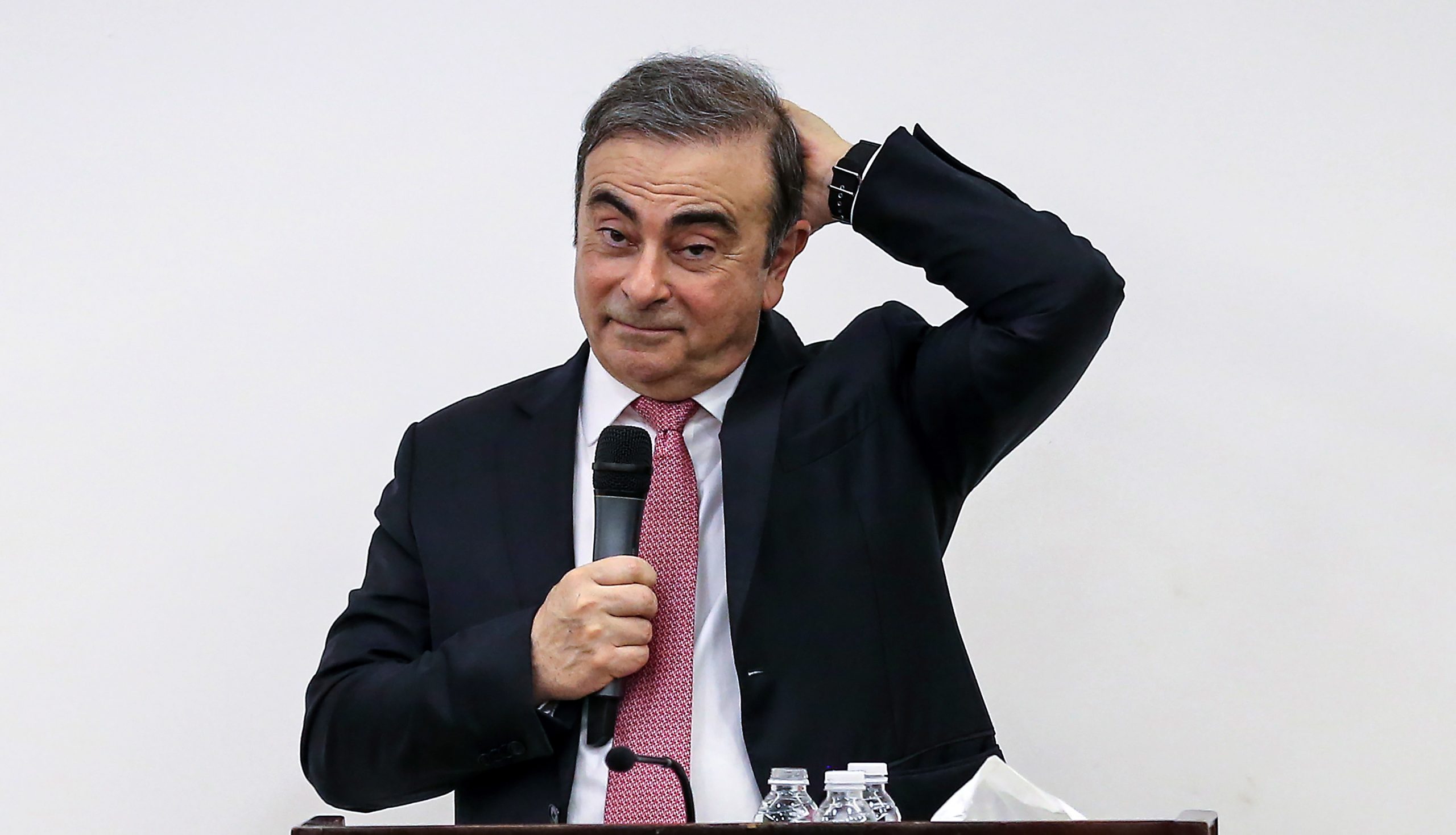 Ex-presidente da Renault-Nissan confessa que fuga do Japão foi “rápida” e “surpreendente”