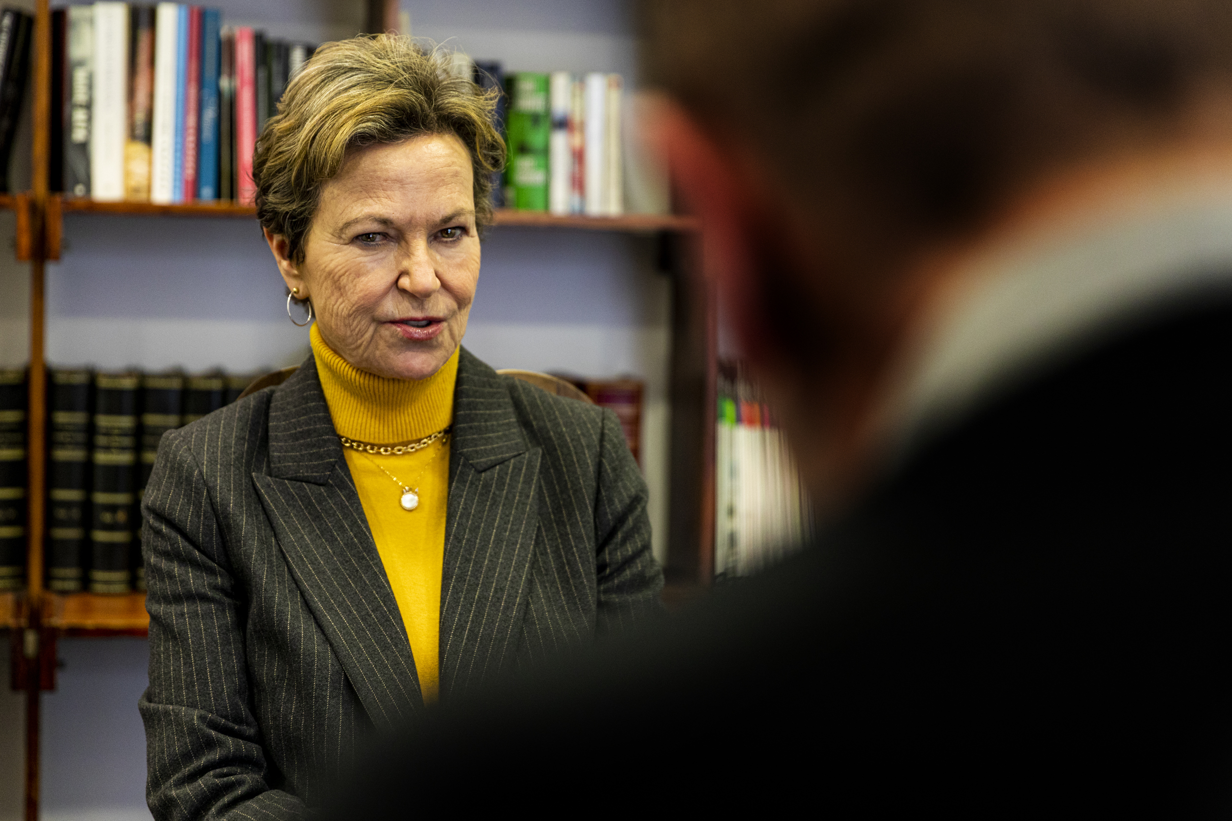 Kati Marton: “Merkel fez da Alemanha o centro moral da União Europeia, mesmo do mundo”