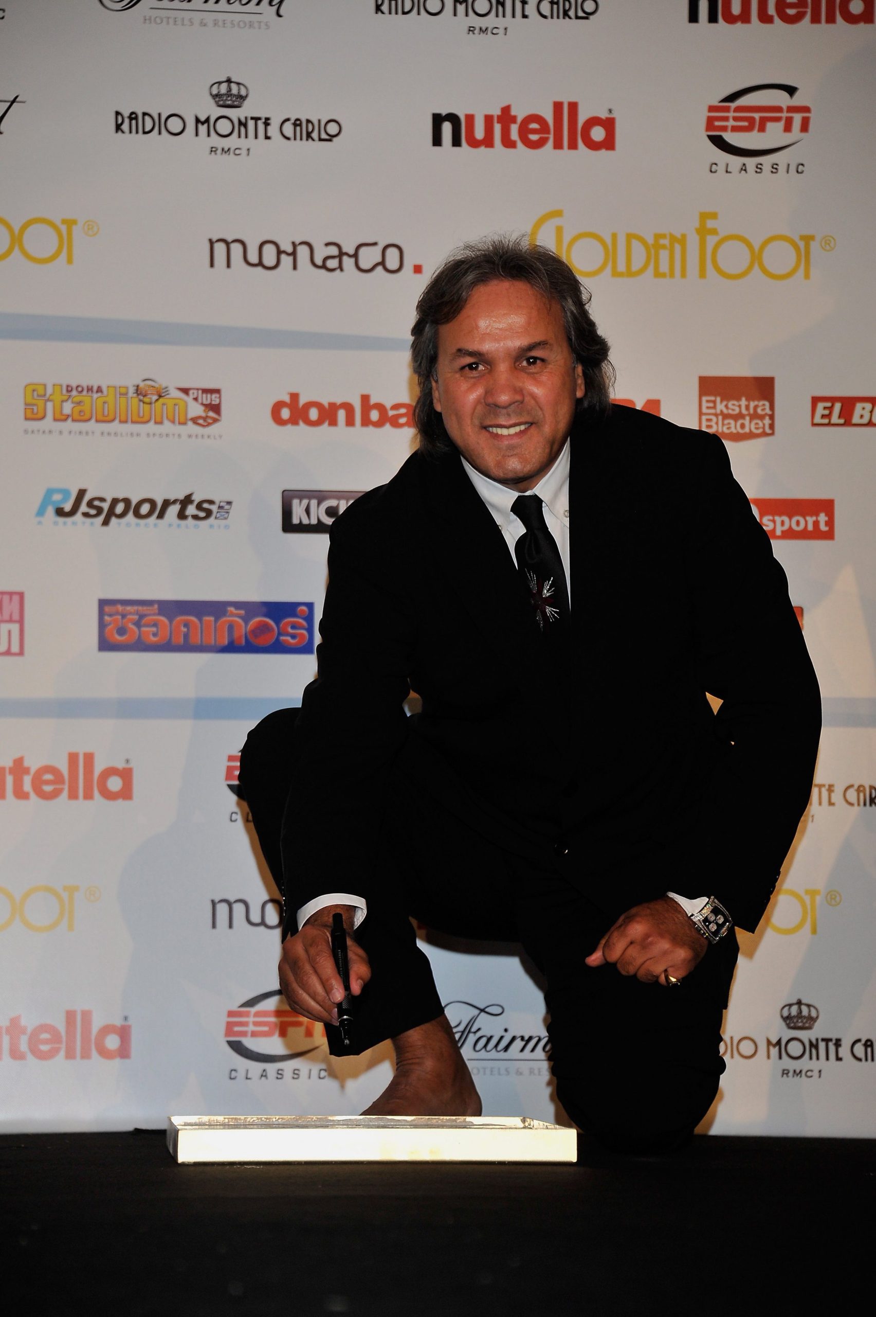 Madjer: “O FC Porto vai estar de luto uns tempos, cabe a Villas-Boas reerguê-lo”