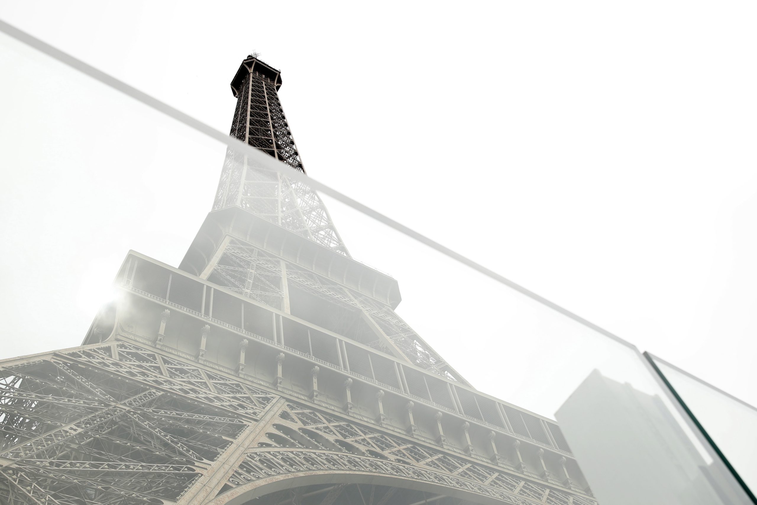 Diferendo com sindicatos leva ao encerramento da Torre Eiffel em plena época turística