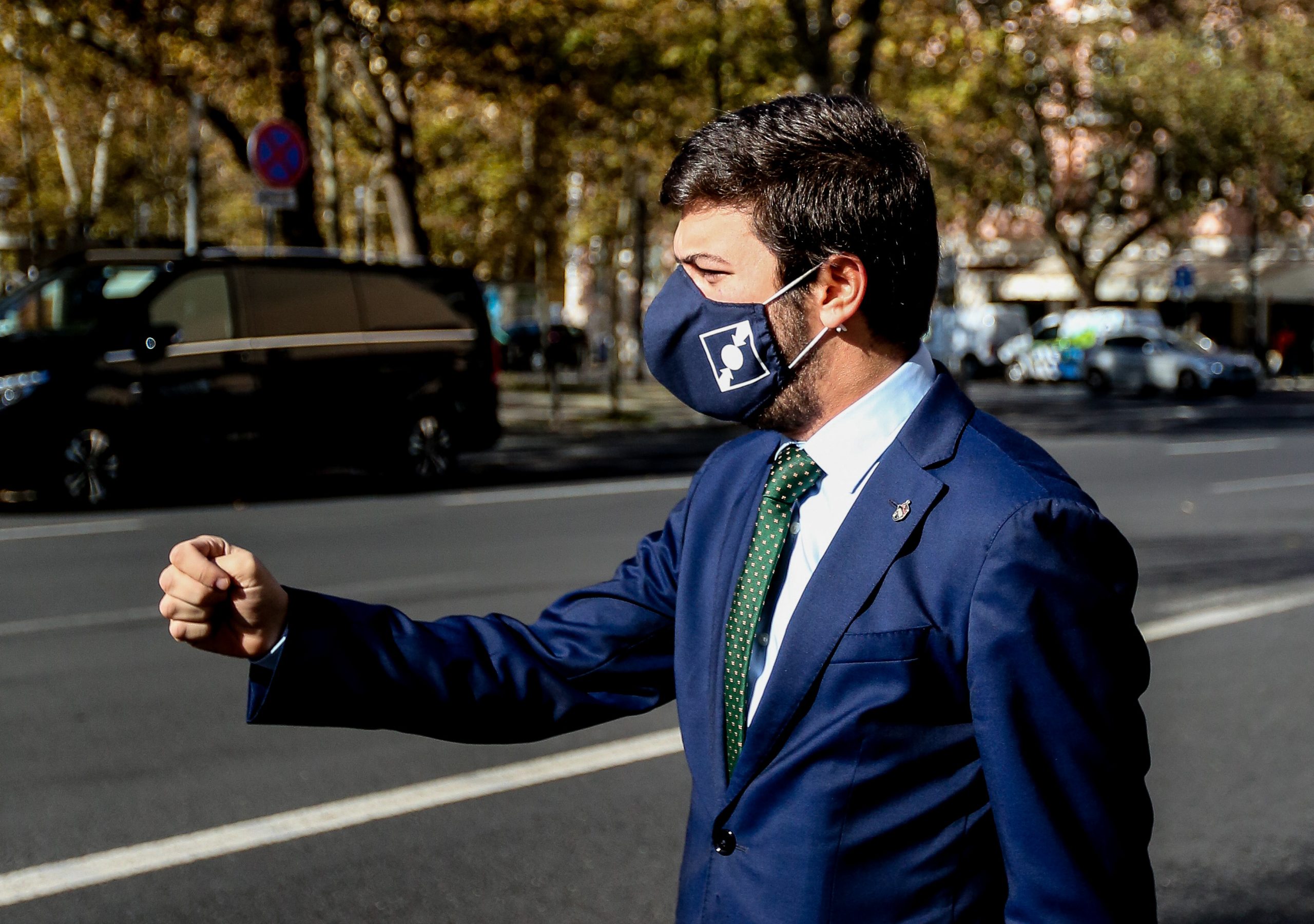 Líder do CDS-PP considera que a pandemia “está descontrolada” e exige medidas