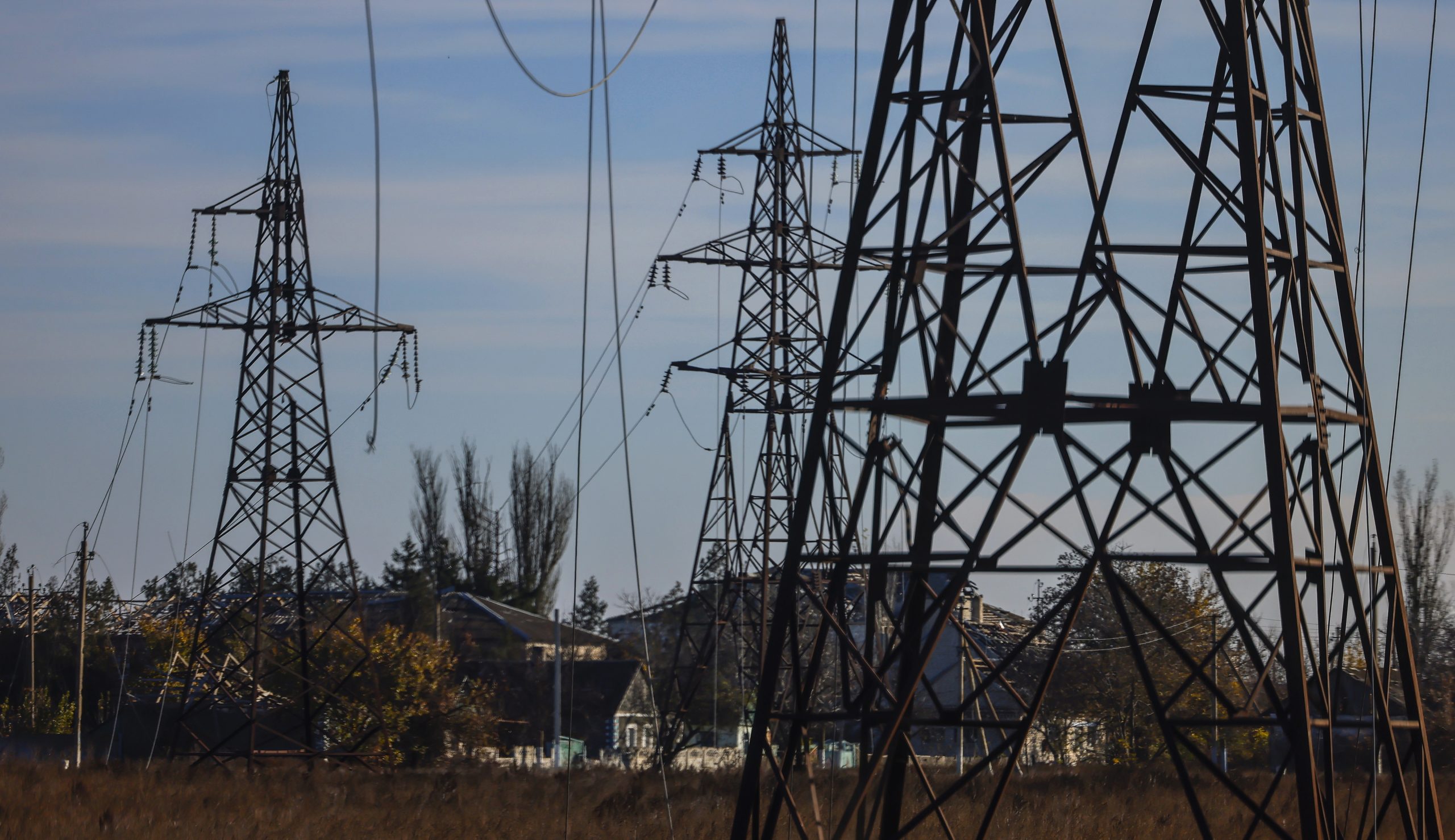 Rússia destruiu central elétrica em Kherson antes de retirar