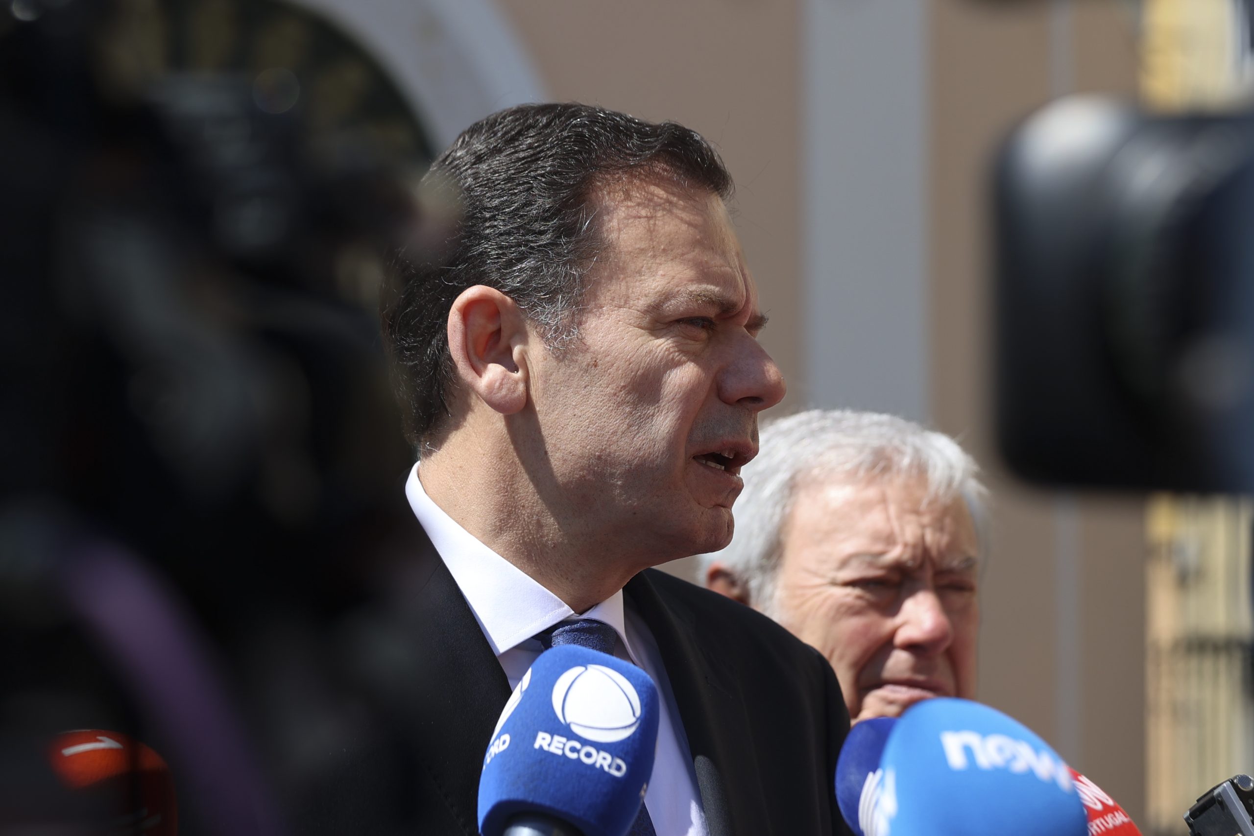 Montenegro admite que recuperação das zonas afetadas pela depressão Kristin poderá levar anos