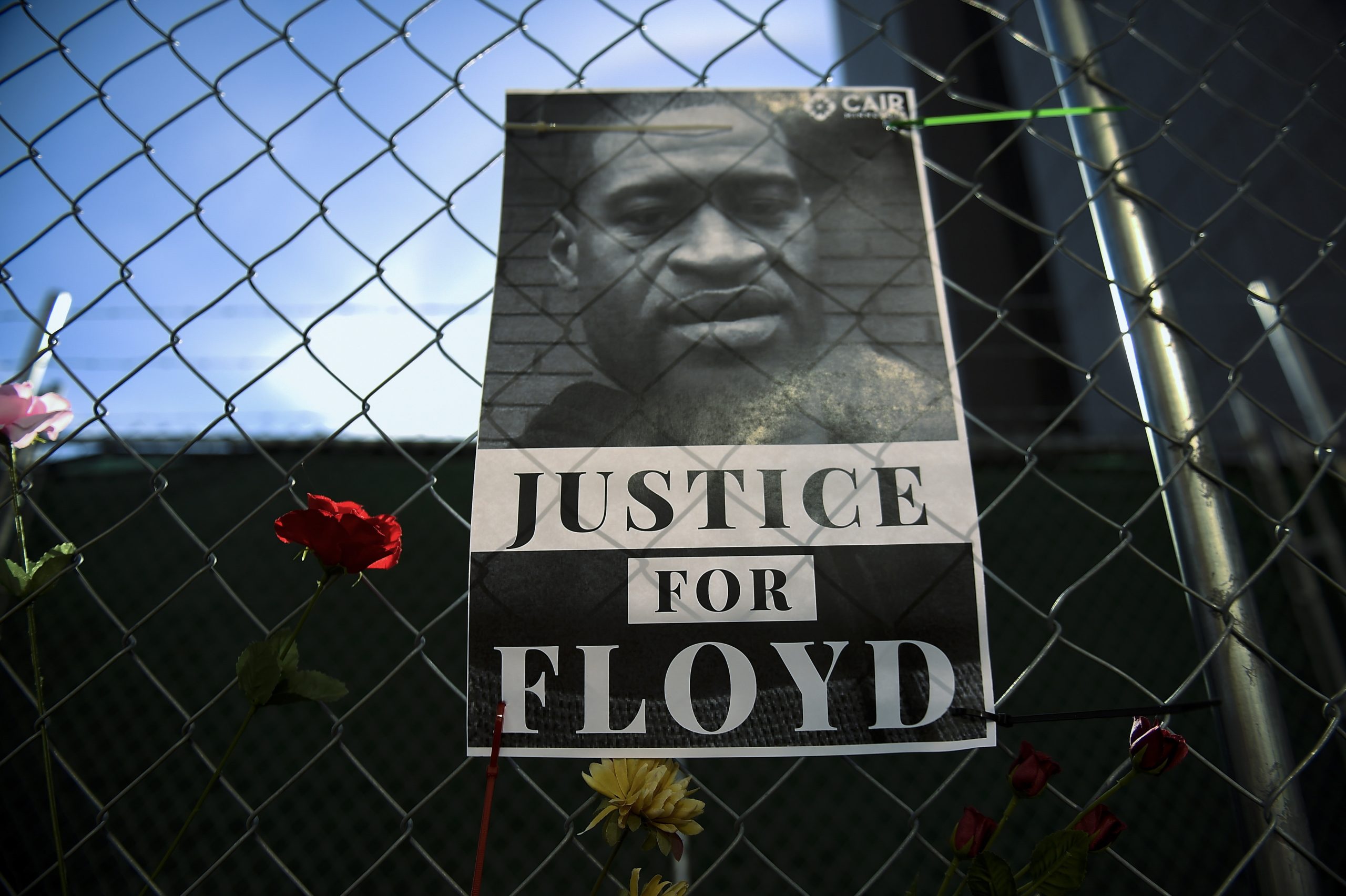 Derek Chauvin considerado culpado da morte de George Floyd