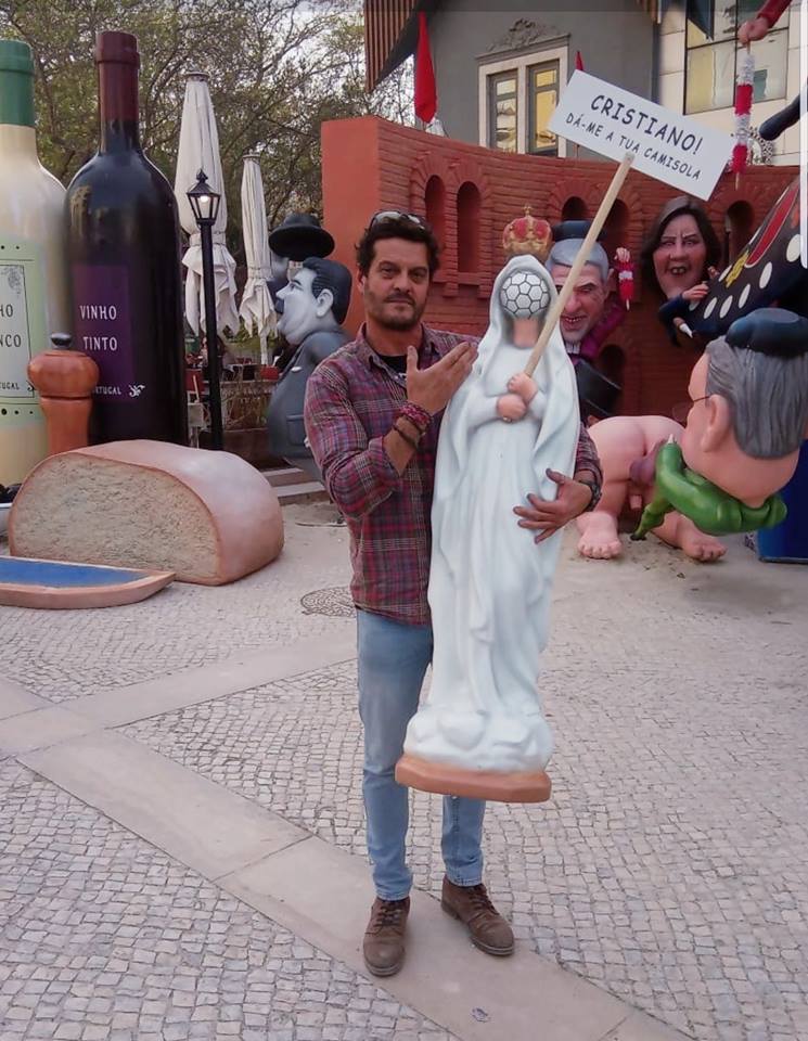 Igreja obriga à retirada de uma escultura satírica de Nossa Senhora no Carnaval de Torres Vedras