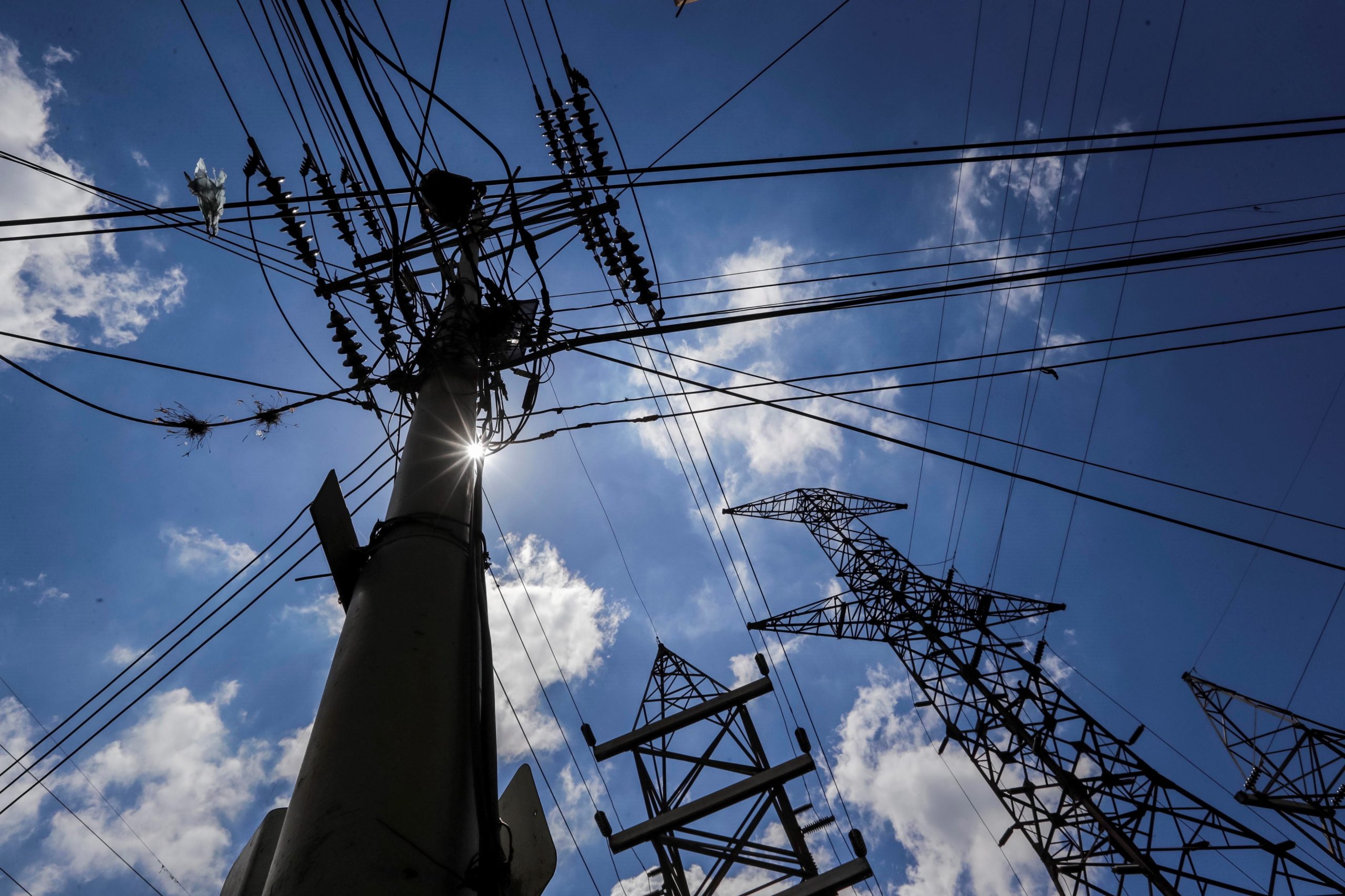 Albânia declara emergência energética devido a aumento do preço da eletricidade