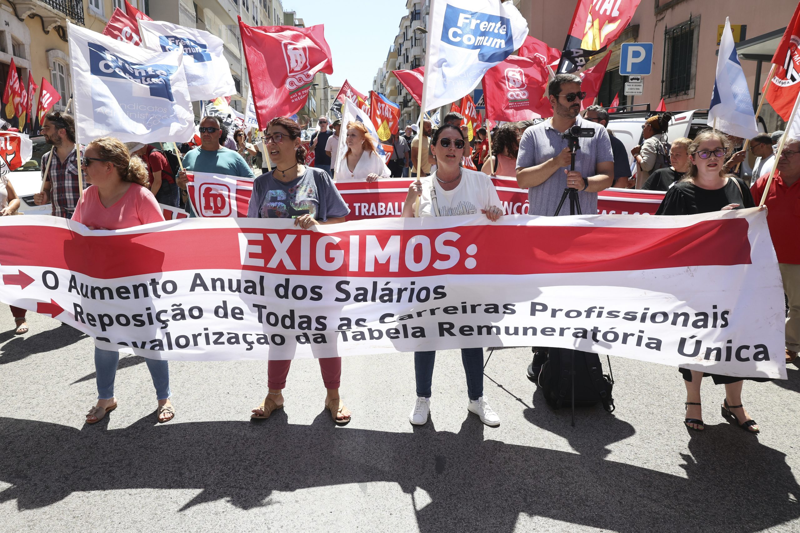 Função pública em greve sexta-feira: sindicatos alertam para “grande constrangimento”