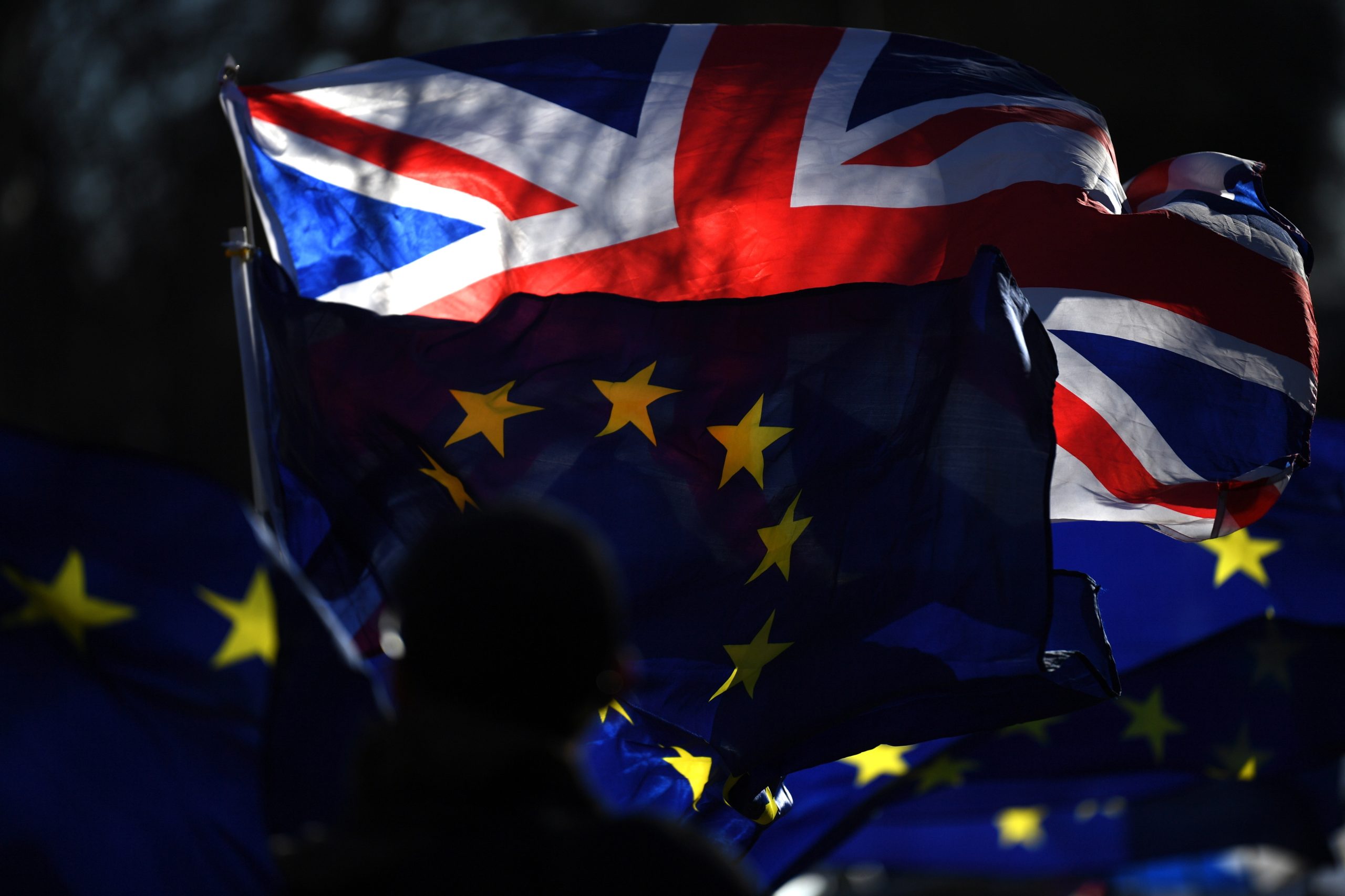 Brexit. Parlamento britânico aprova adiamento do Brexit