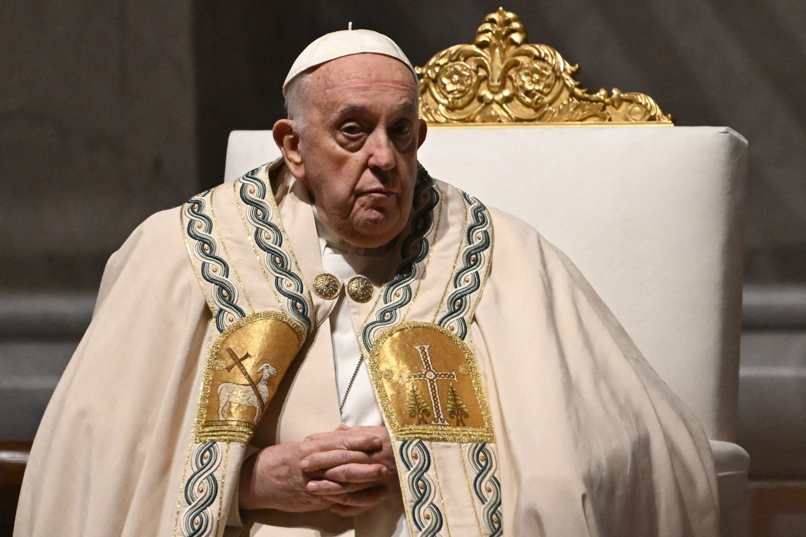 Papa diz que homossexuais devem ser acolhidos na Igreja, mas é preciso “prudência nos seminários”