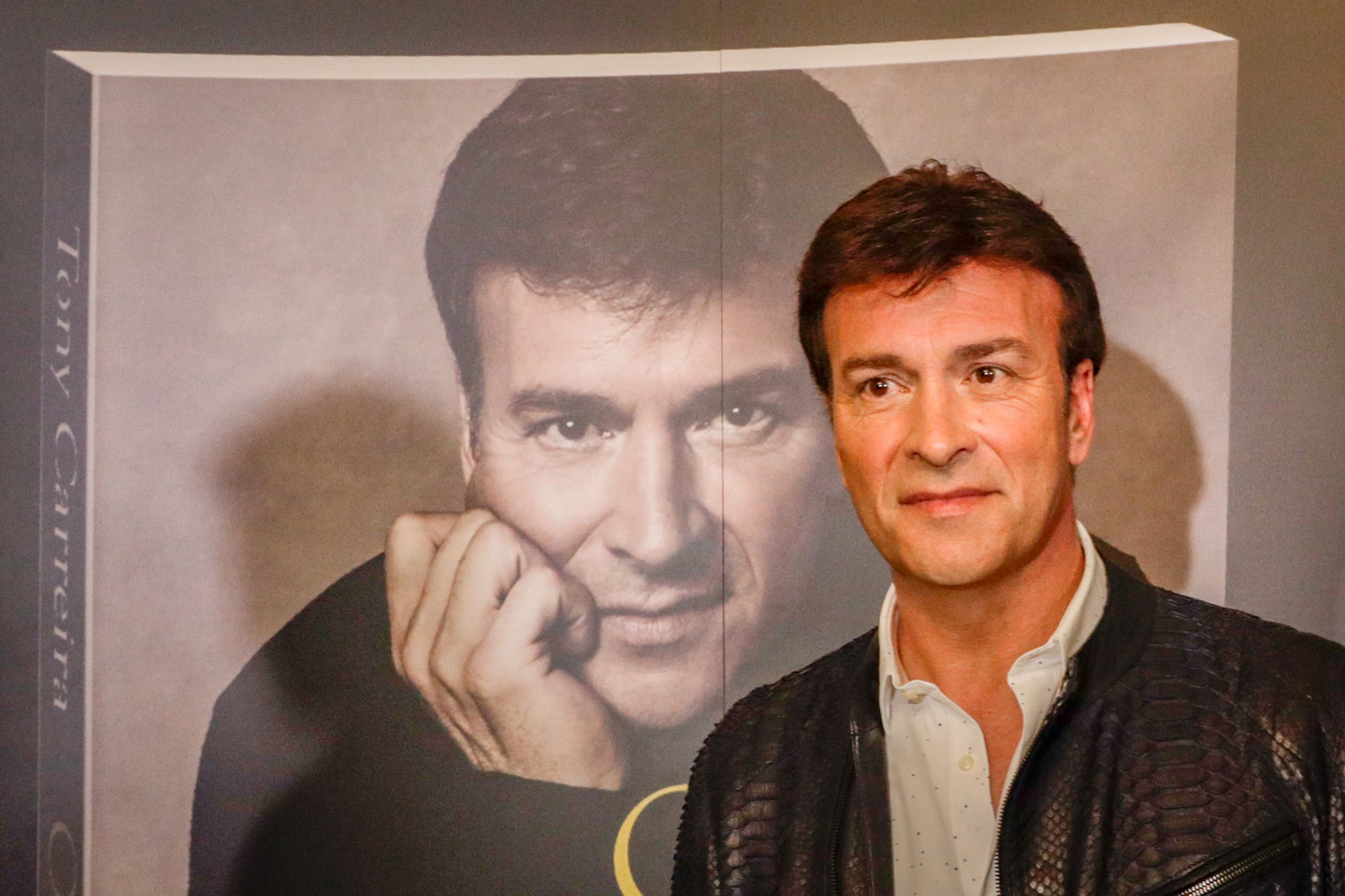 Tony Carreira atua na festa de fim de ano de Coimbra