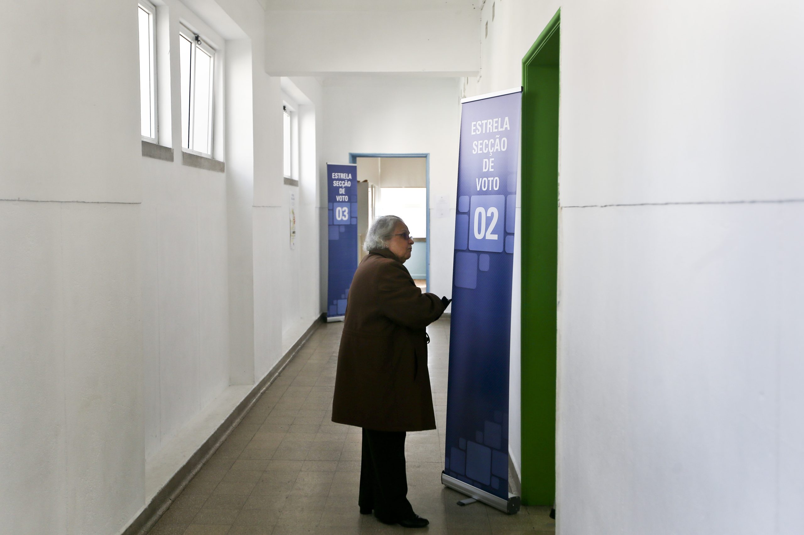 9,4 milhões de eleitores chamados hoje a votar para 308 municípios e 3.091 freguesias