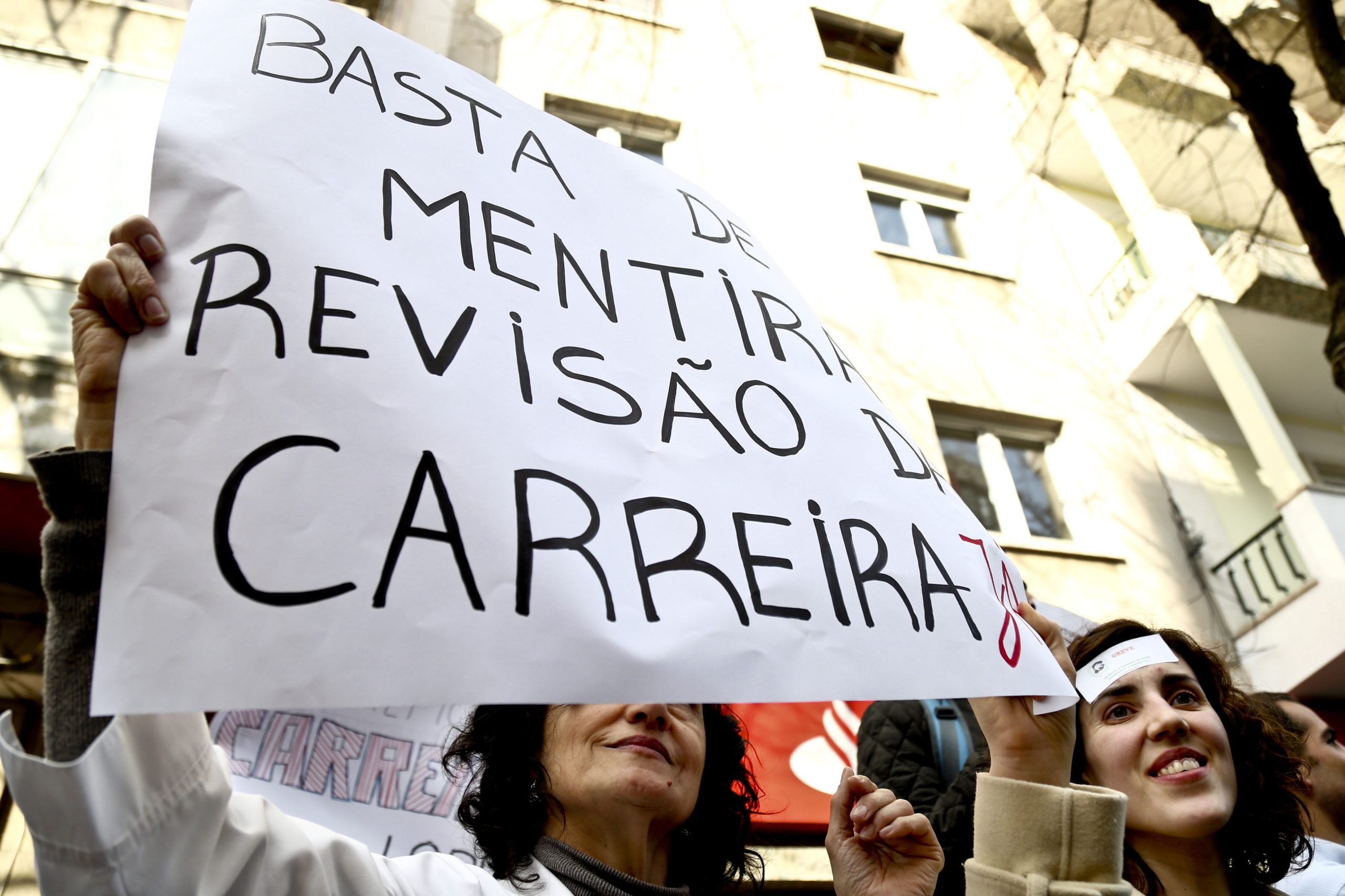 Técnicos de diagnóstico mantêm greve apesar de reunião negocial no dia 30