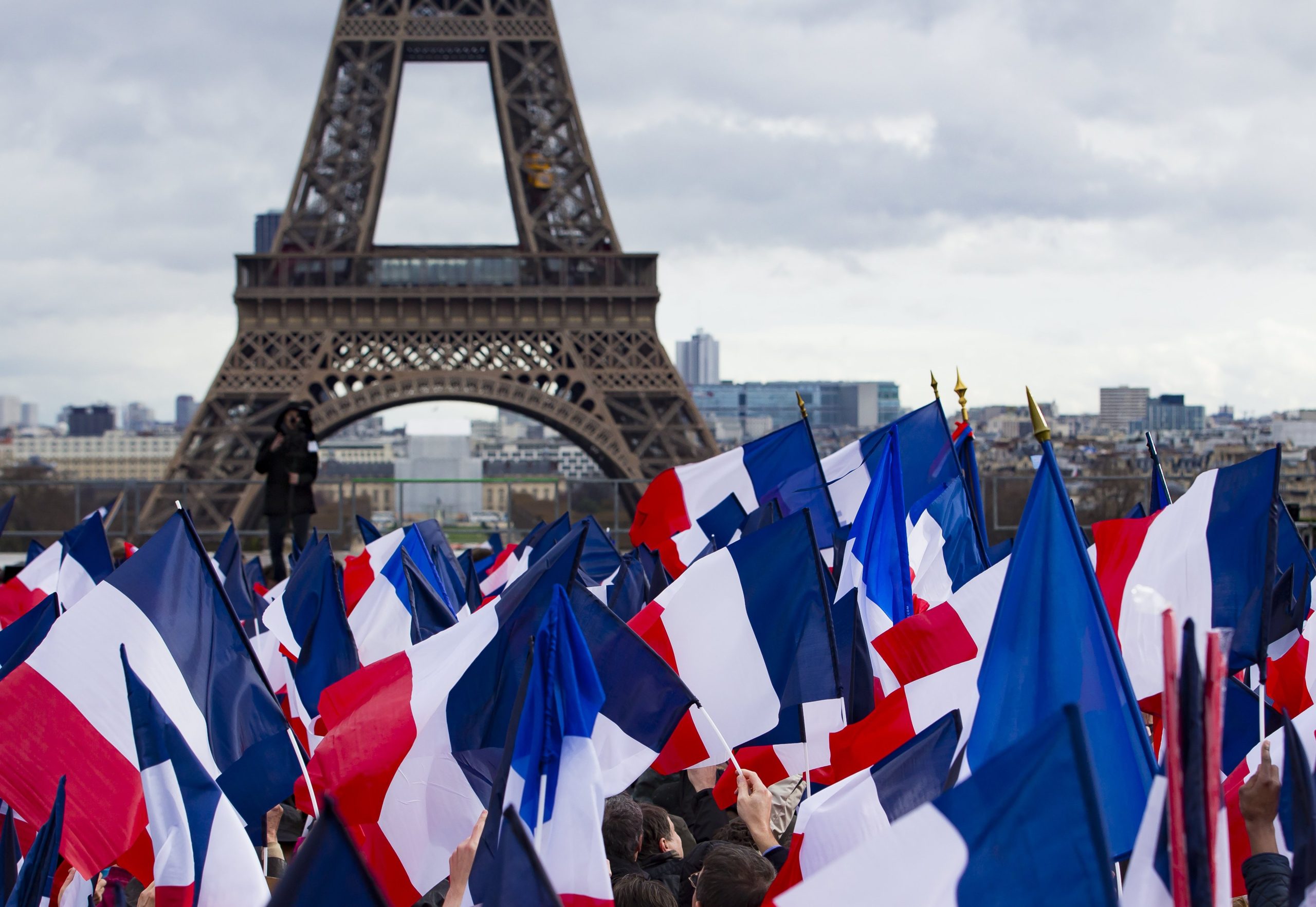Depois de Macron, franceses vão a votos para escolher o parlamento