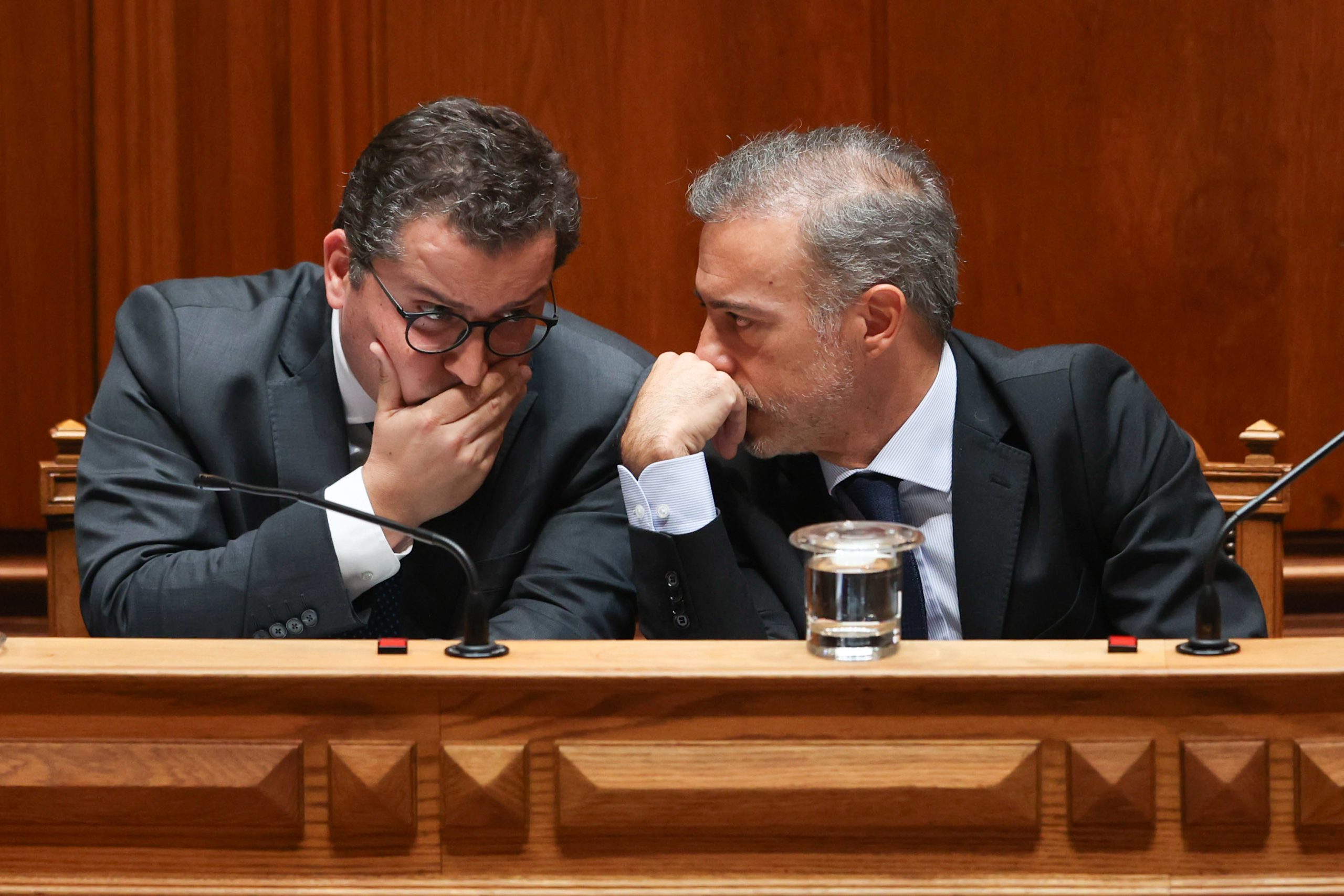 Ministro das Finanças admite considerar atualização da dedução específica para 2025