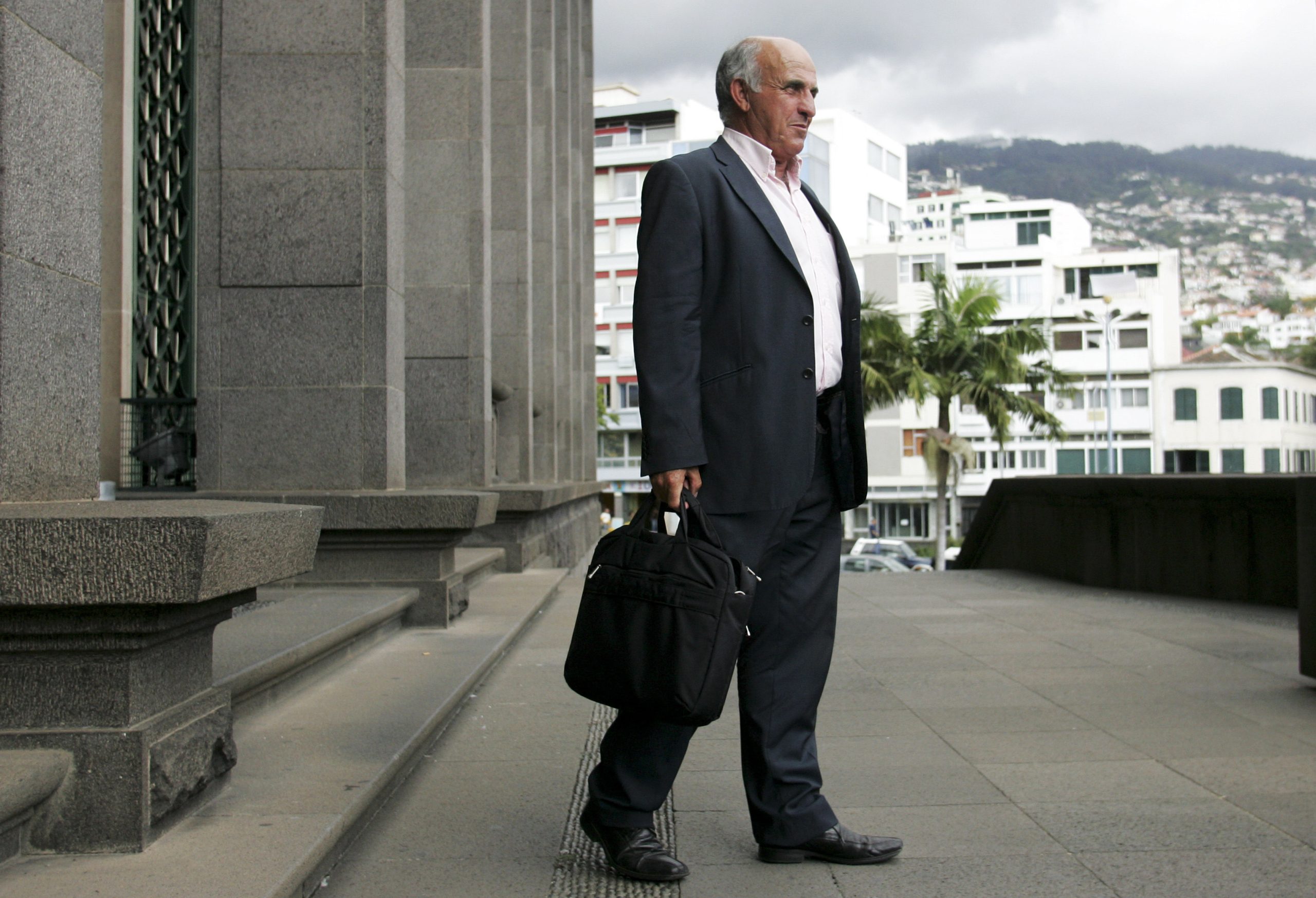 José Manuel Coelho faltou a julgamento na Madeira pela quarta vez e pede escusa da juíza