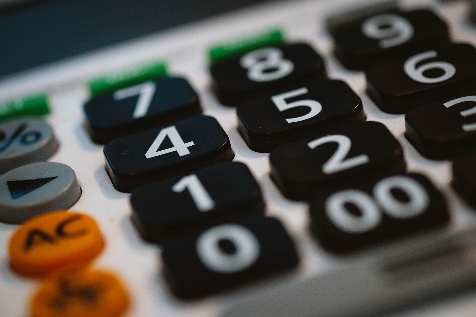 Câmara de Lisboa apoia aquisição de calculadoras para alunos do 10.º ano