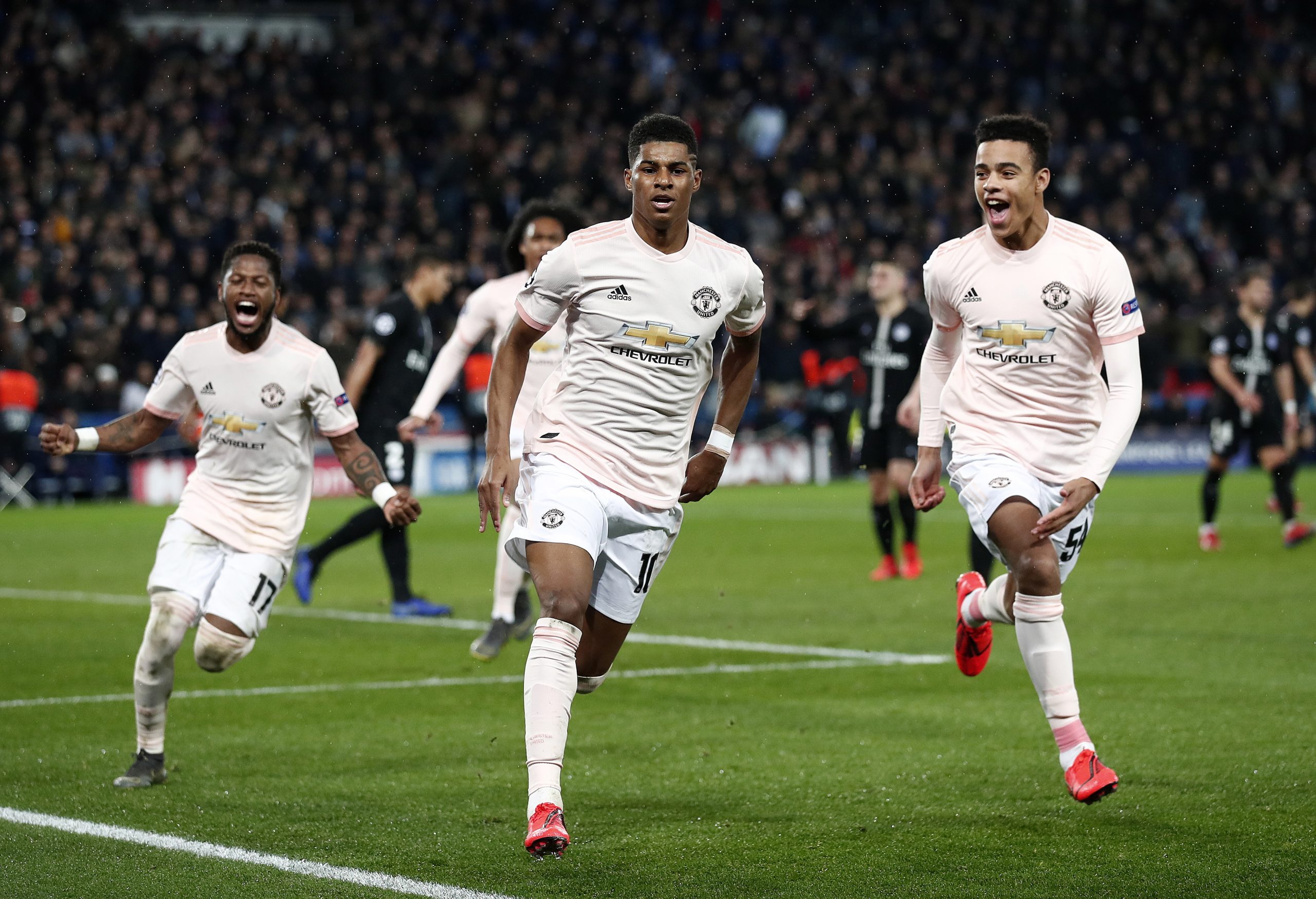 Liga dos Campeões: Manchester United dá a volta à eliminatória ao derrotar PSG por 3-1 nos oitavos de final