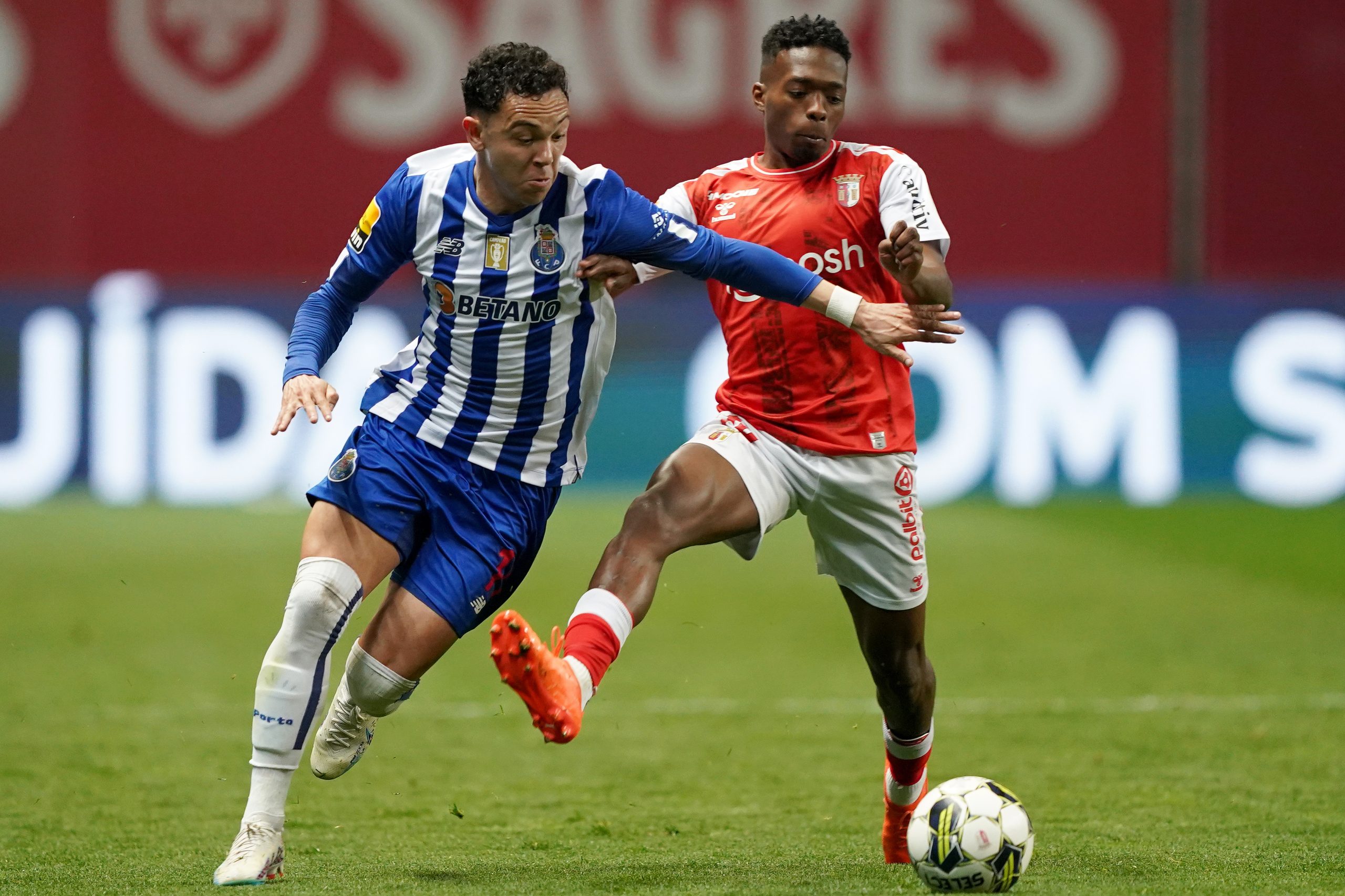 FC Porto e Sporting de Braga ‘anulam-se’ e deixam líder Benfica mais isolado