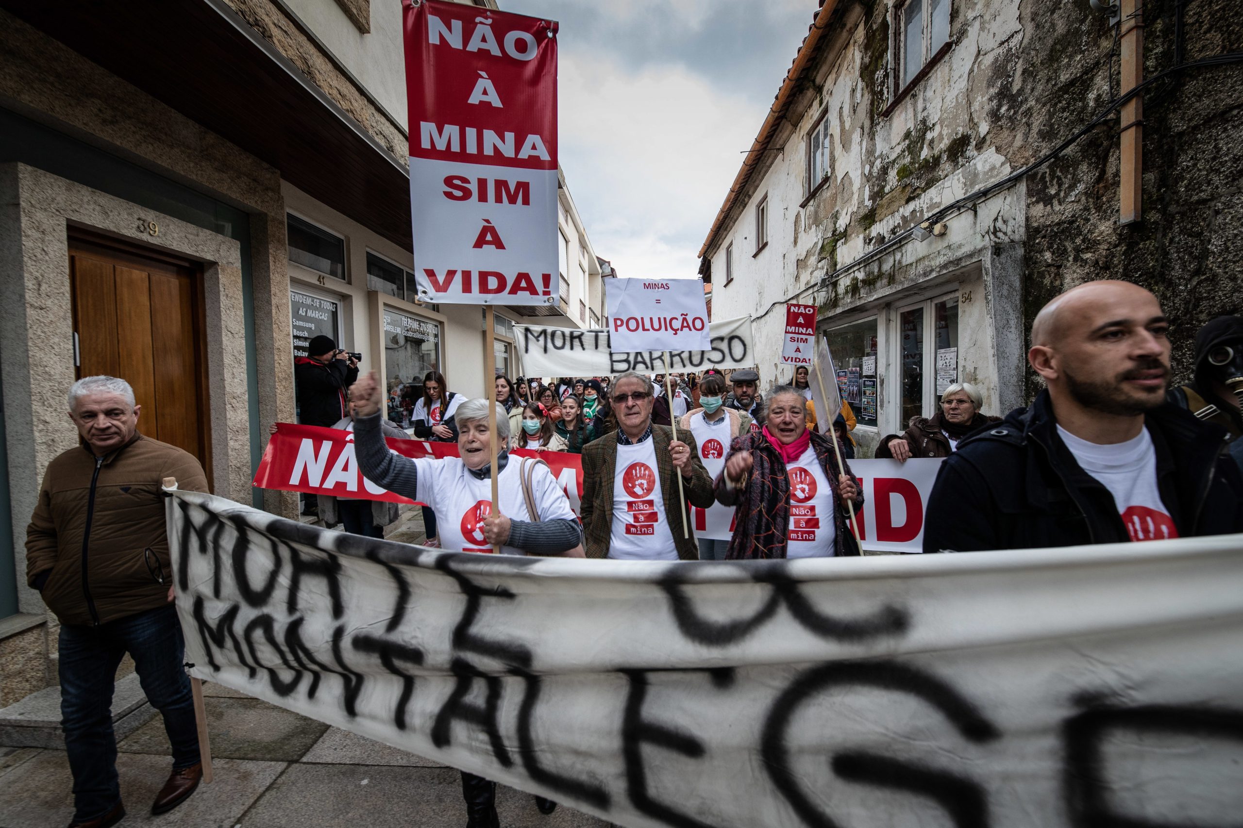 Lítio: Mina em Montalegre com exploração mista e fábrica de transformação