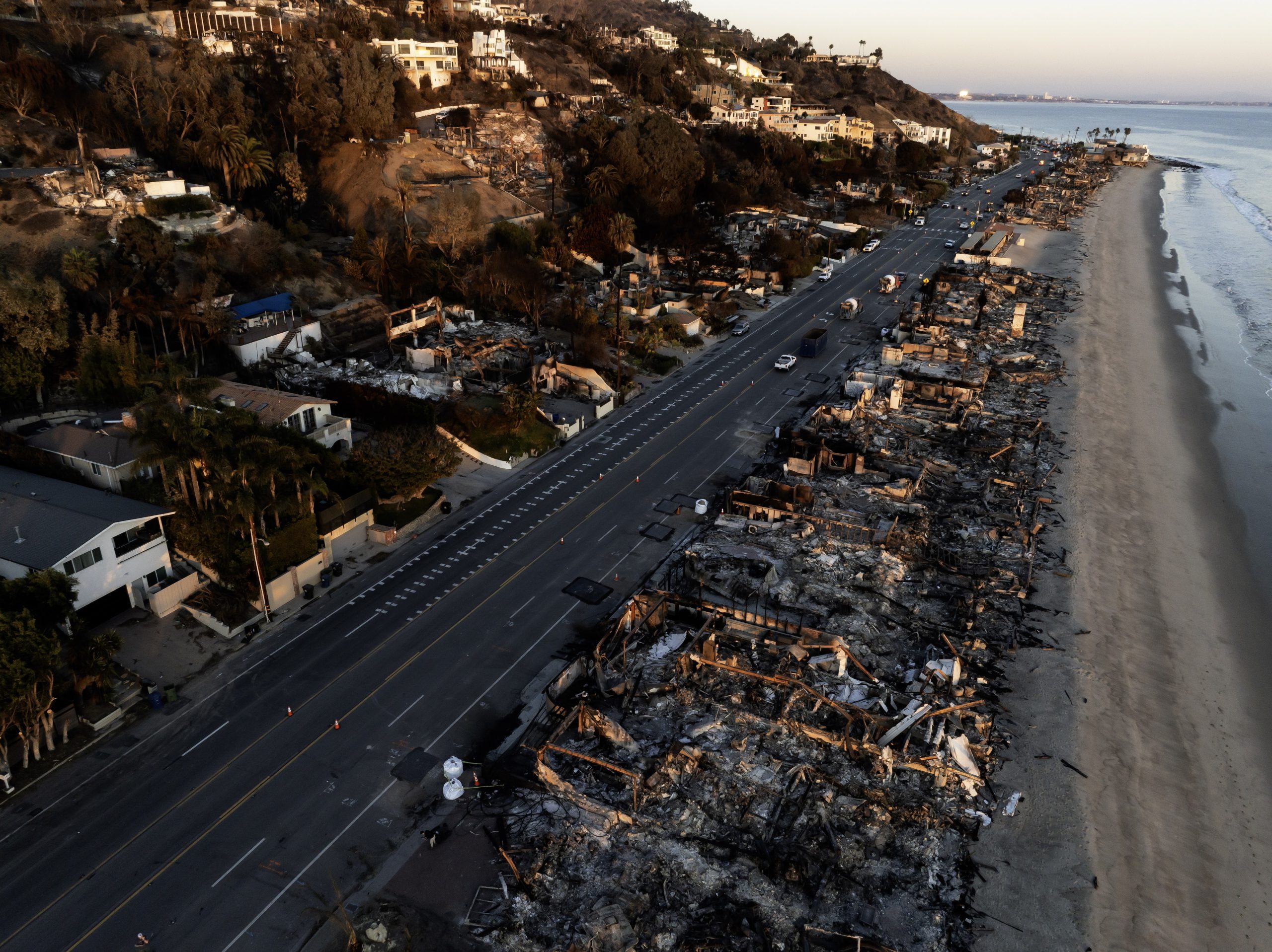 Novos incêndios em Los Angeles. Já foram emitidas novas ordens de evacuação