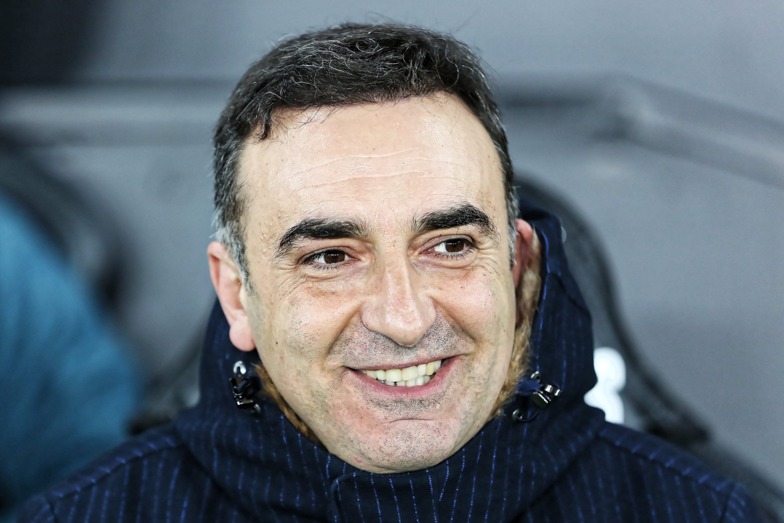 Swansea e Carlos Carvalhal dão passo atrás na luta pela manutenção em Inglaterra