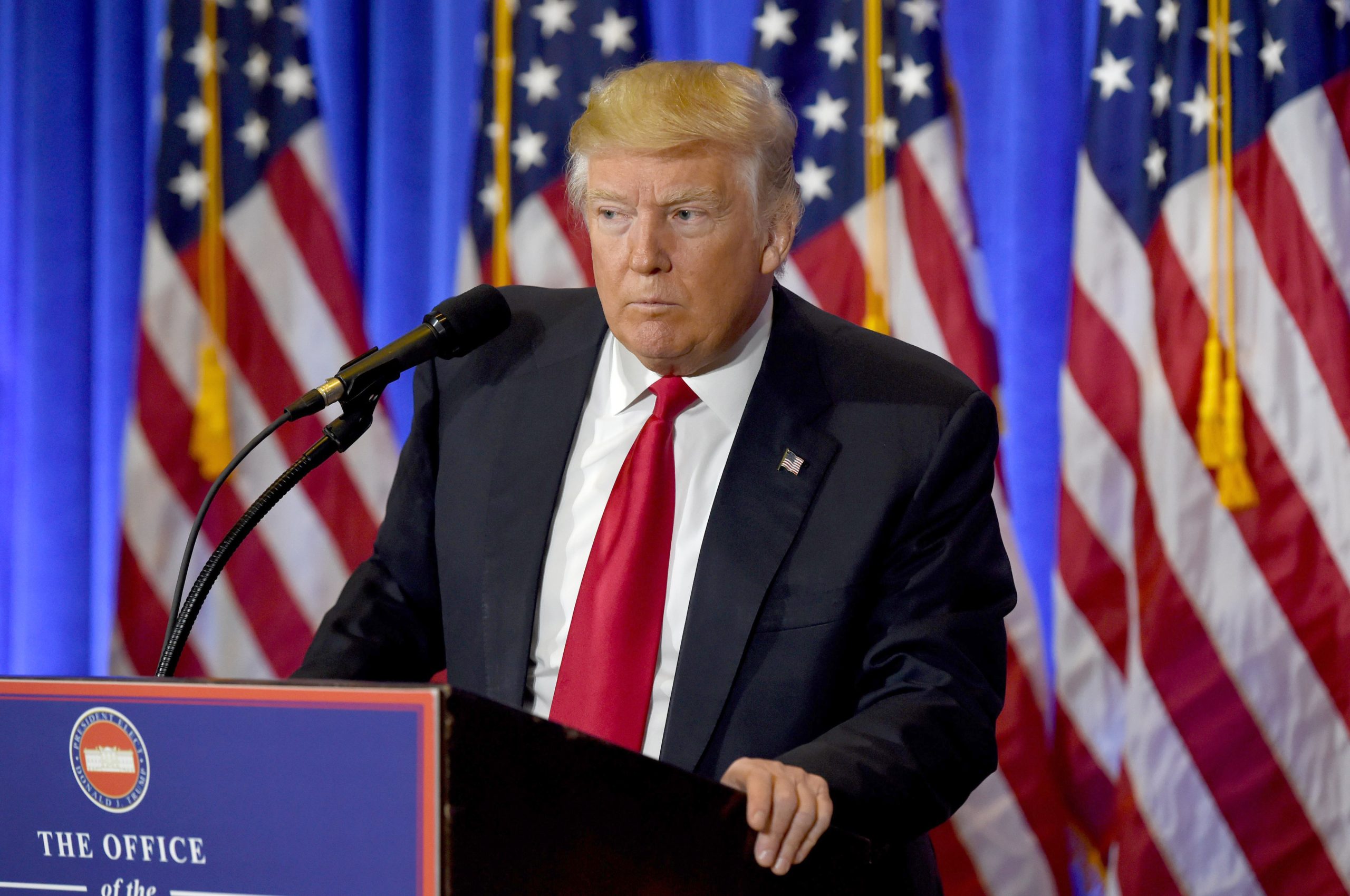 Impeachment: “Ninguém está acima da lei, nem mesmo o Presidente dos Estados Unidos”. Trump acusado de abuso de poder e obstrução ao Congresso