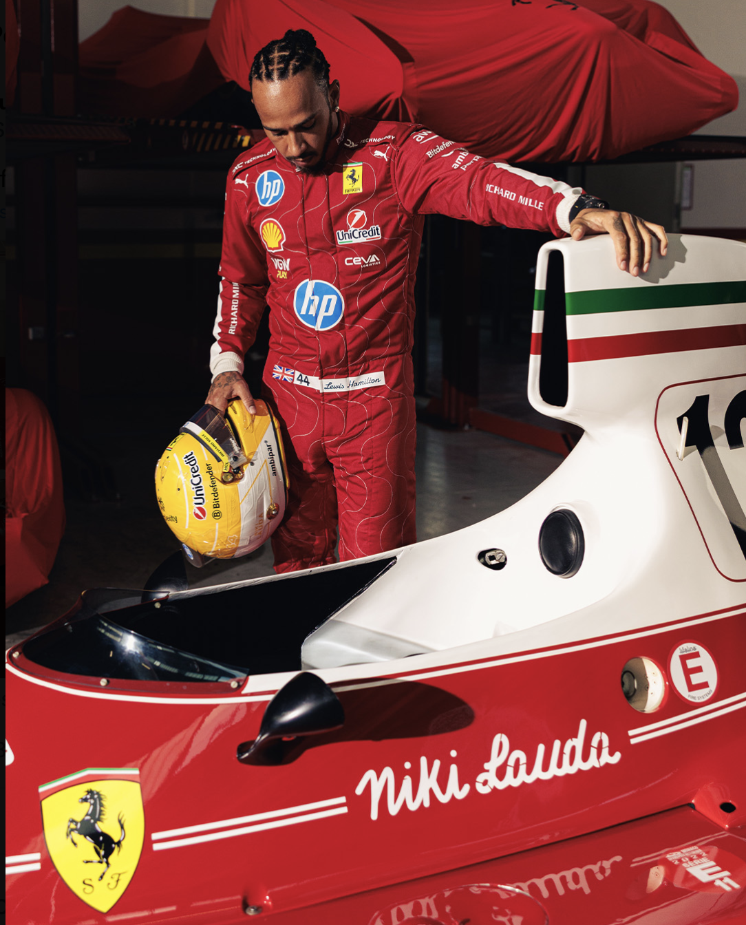 Ferrari apresenta decoração retro em homenagem a Niki Lauda nos 75 anos da Fórmula 1